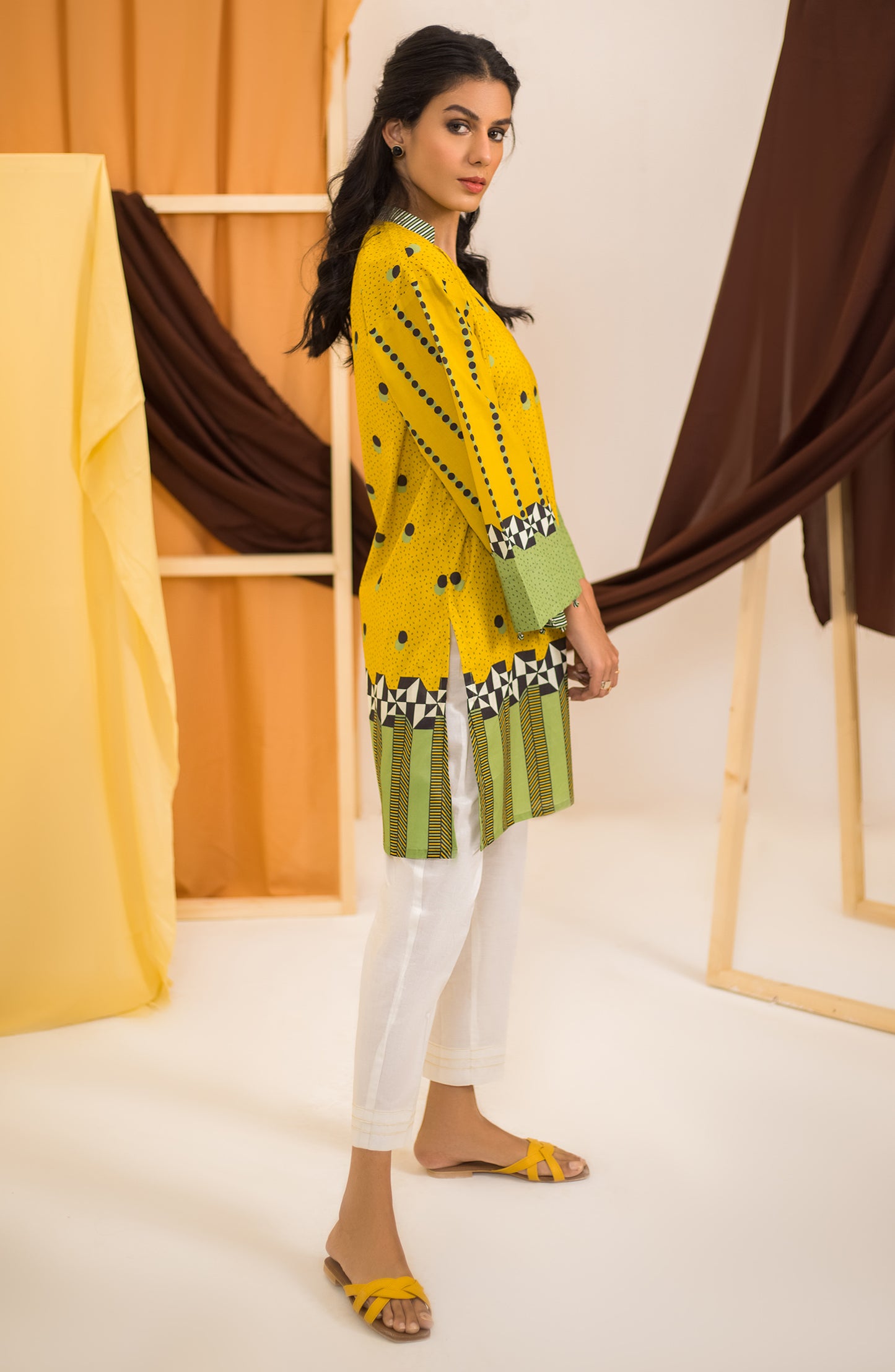 OTL-22-004/U RED LAWN  UNSTITCHED SHIRT DUPATTA PANTS