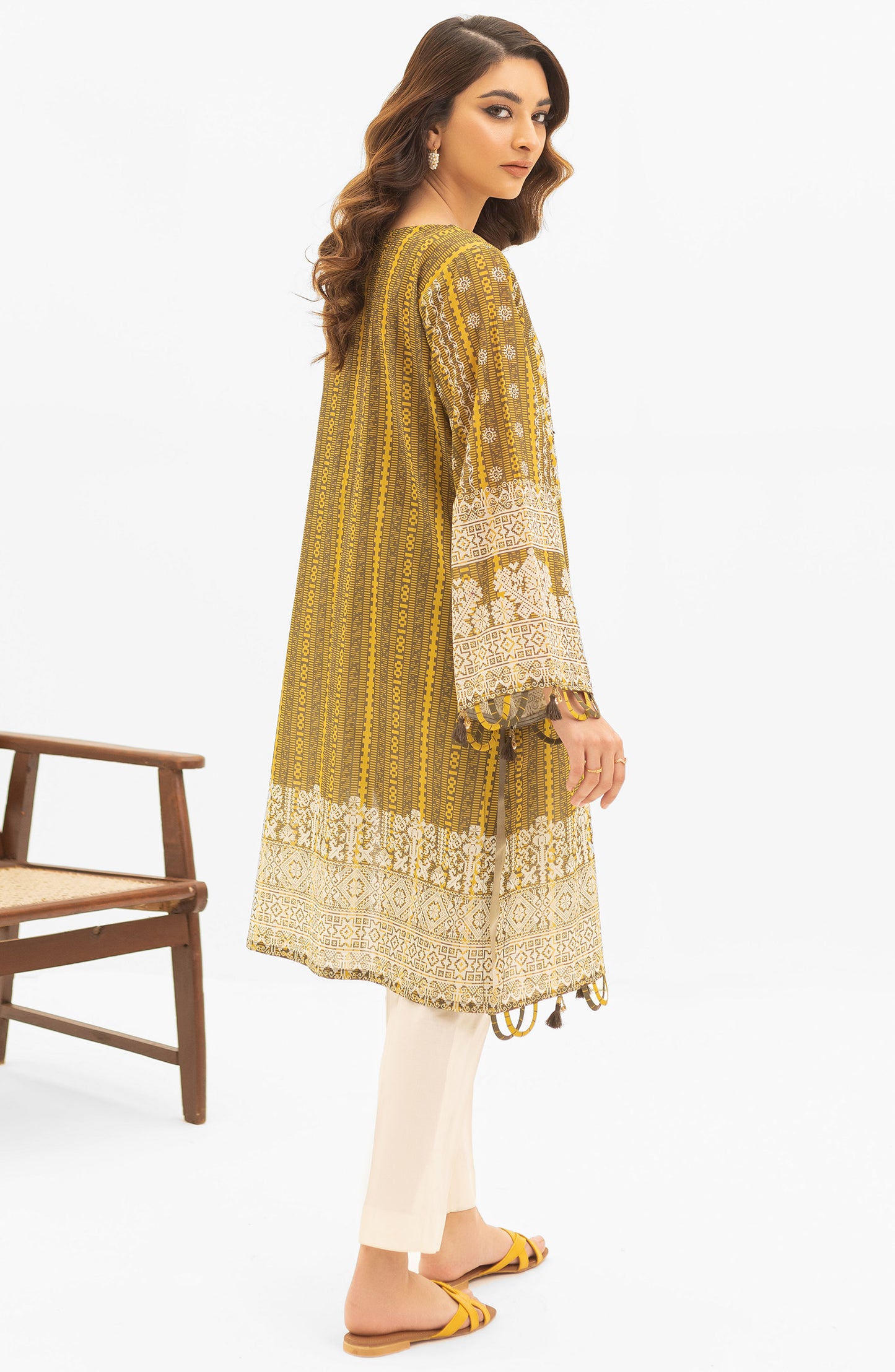 OTL-22-004/U RED LAWN  UNSTITCHED SHIRT DUPATTA PANTS