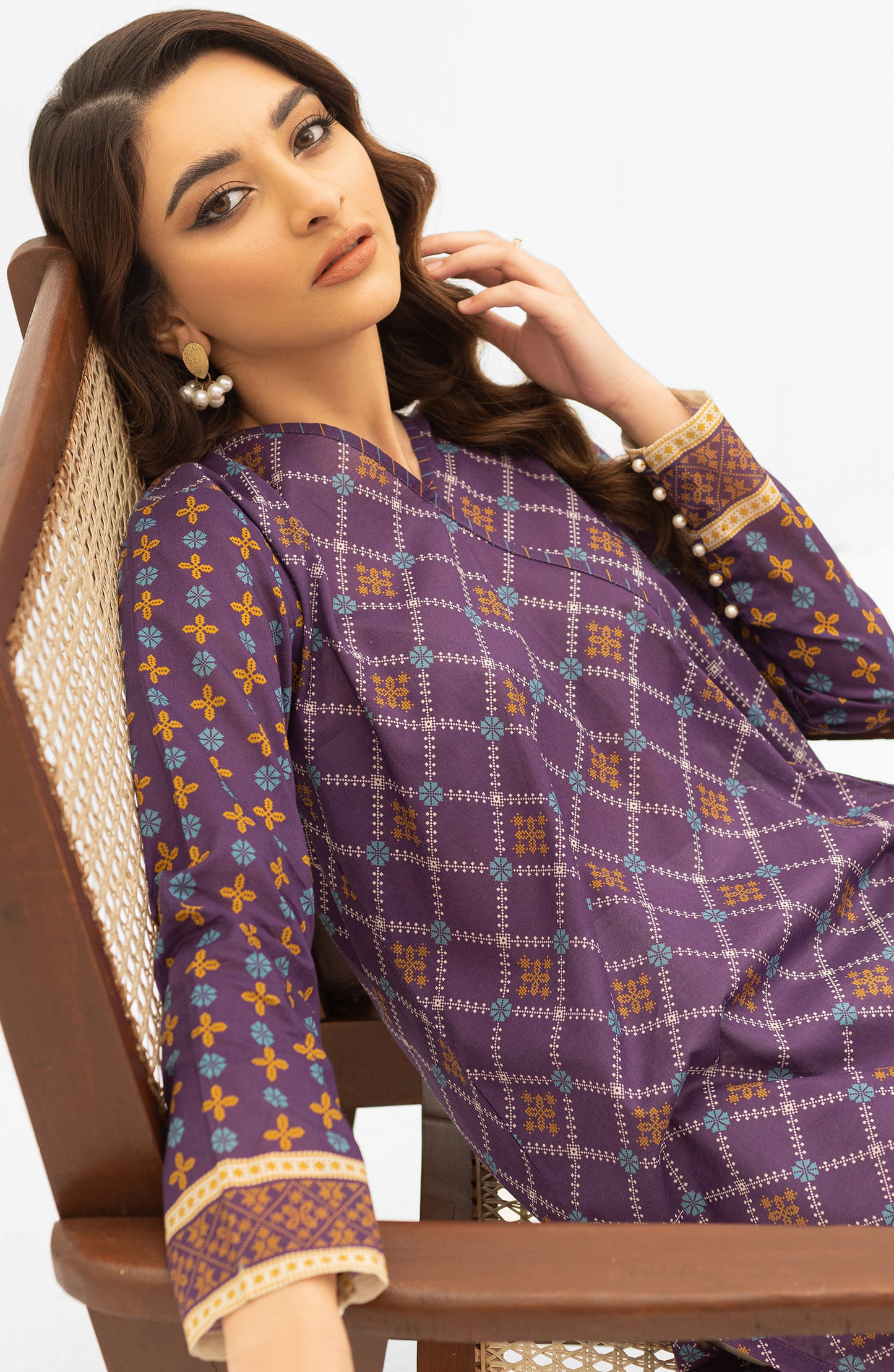 OTL-22-004/U RED LAWN  UNSTITCHED SHIRT DUPATTA PANTS