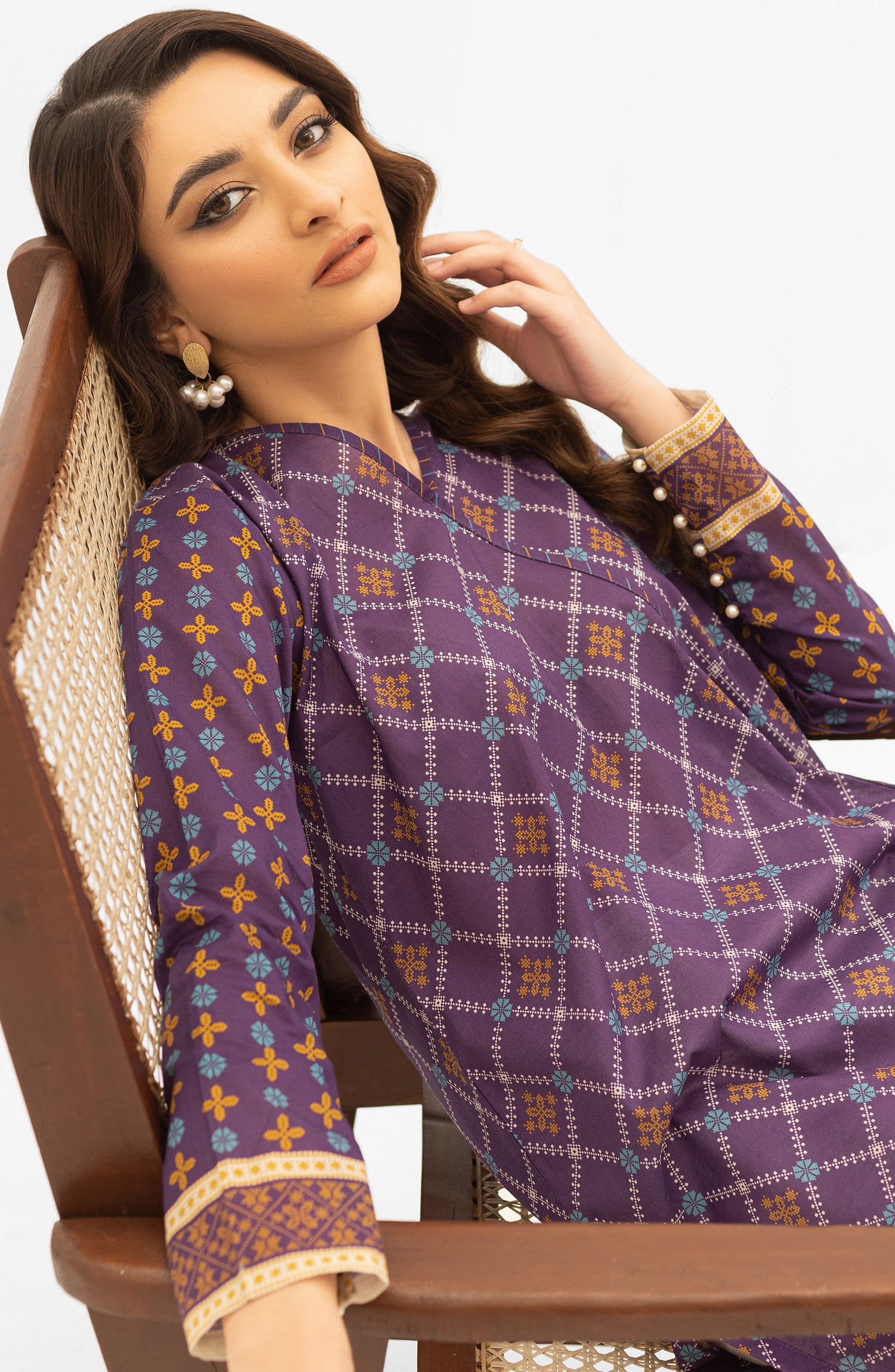 OTL-22-004/U RED LAWN  UNSTITCHED SHIRT DUPATTA PANTS