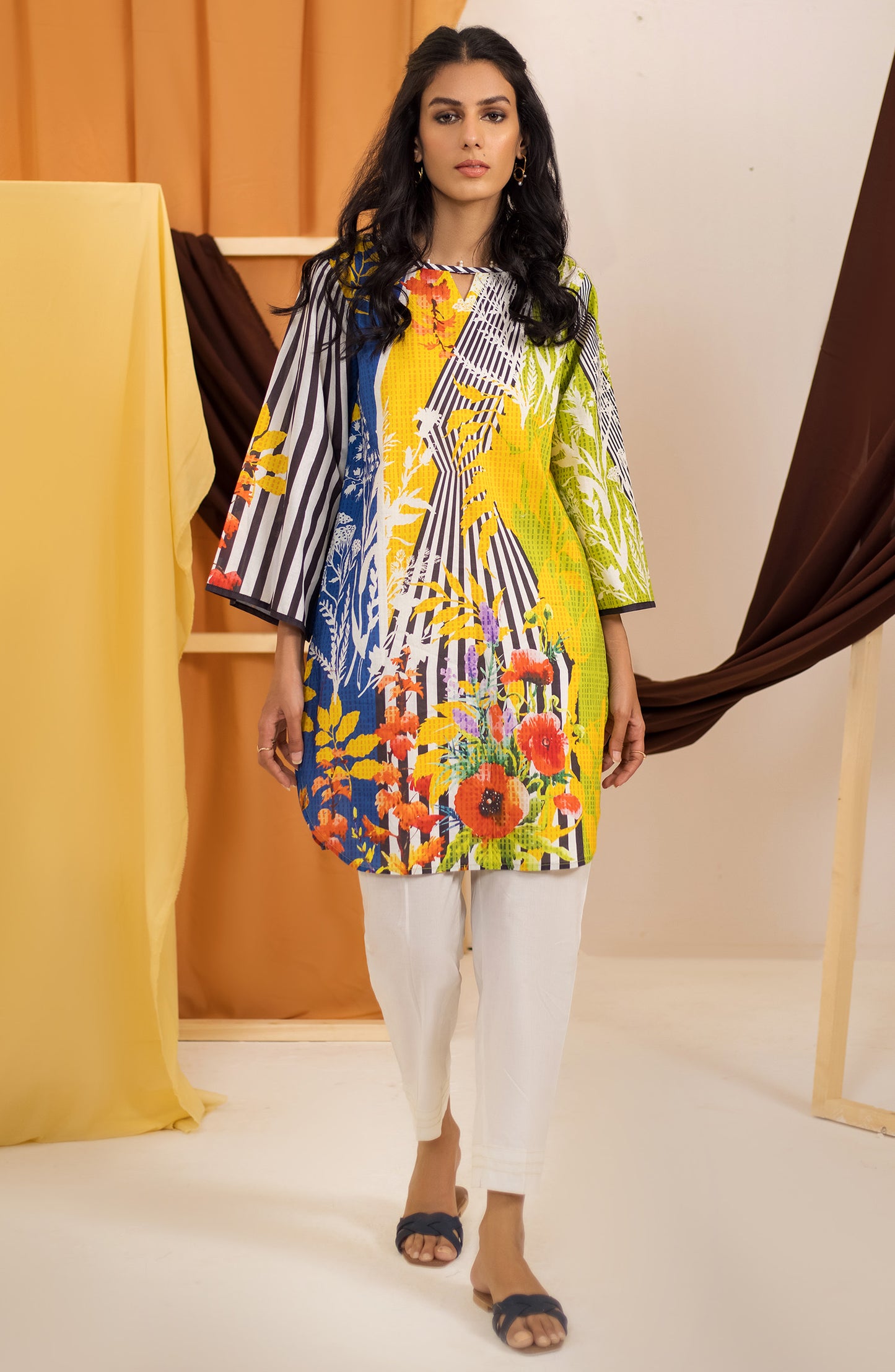 OTL-22-004/U RED LAWN  UNSTITCHED SHIRT DUPATTA PANTS