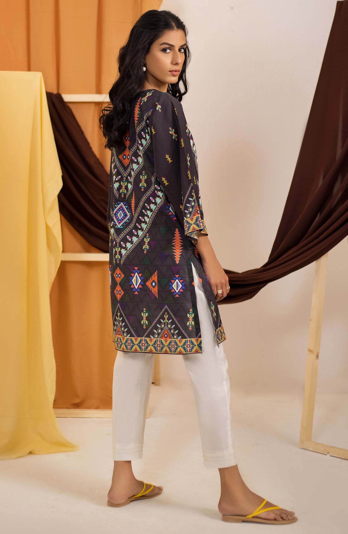 OTL-22-004/U RED LAWN  UNSTITCHED SHIRT DUPATTA PANTS