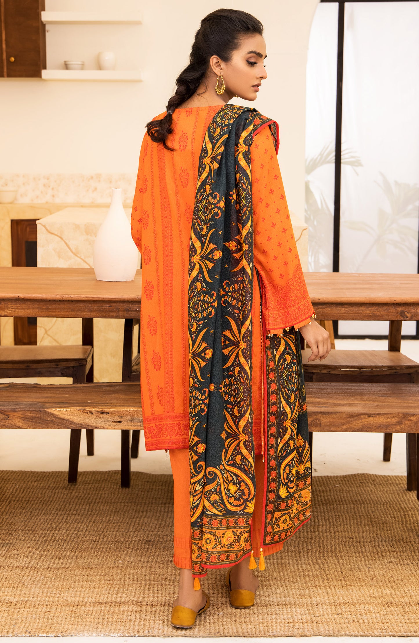 Unstitched 3 Piece Embroidered Karandi Shirt , Pant and Karandi Dupatta