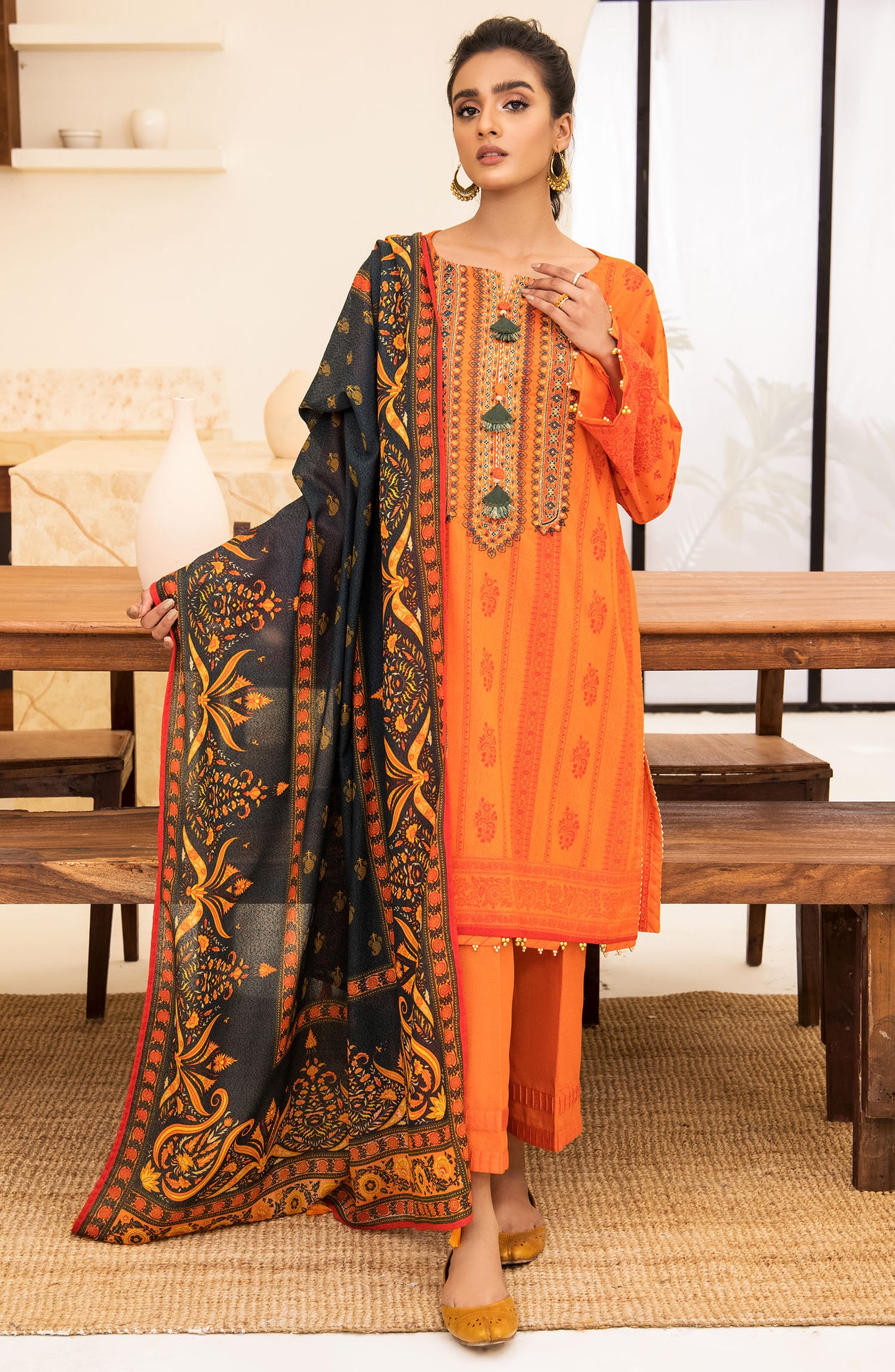 Unstitched 3 Piece Embroidered Karandi Shirt , Pant and Karandi Dupatta