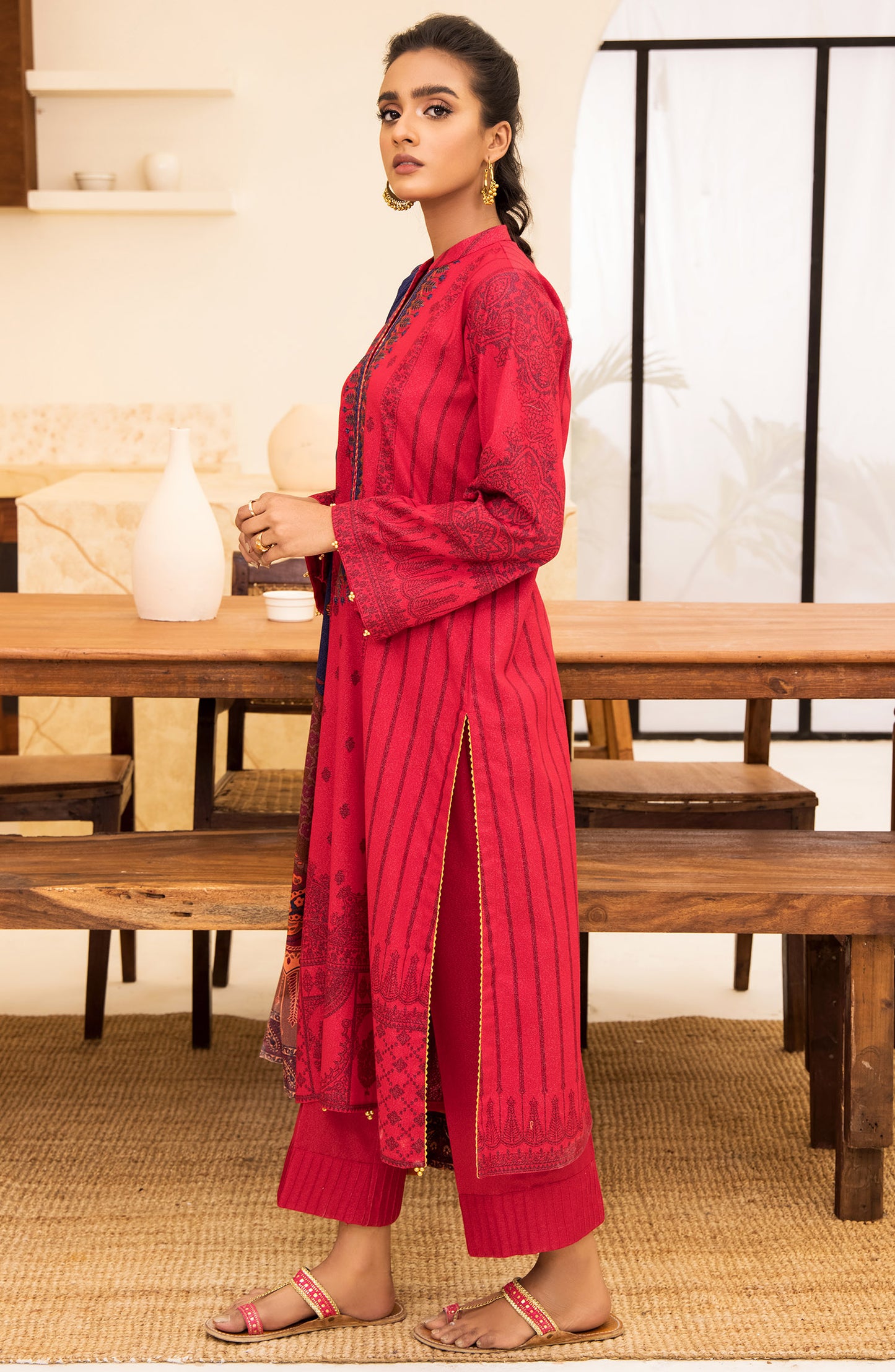 Unstitched 3 Piece Embroidered Karandi Shirt , Pant and Karandi Dupatta