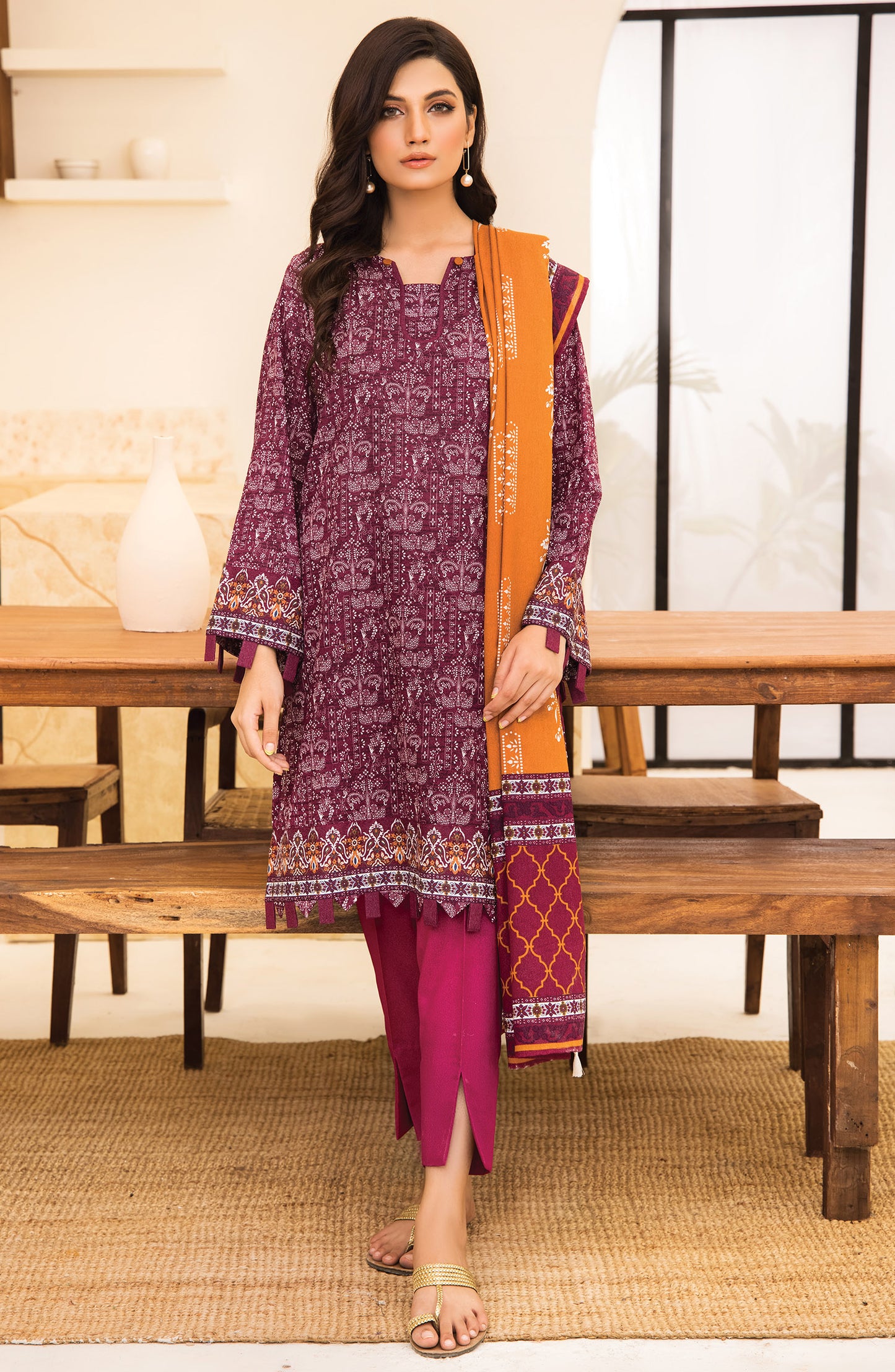 Unstitched 3 Piece Printed Karandi Shirt , Pant and Karandi Shawl Dupatta