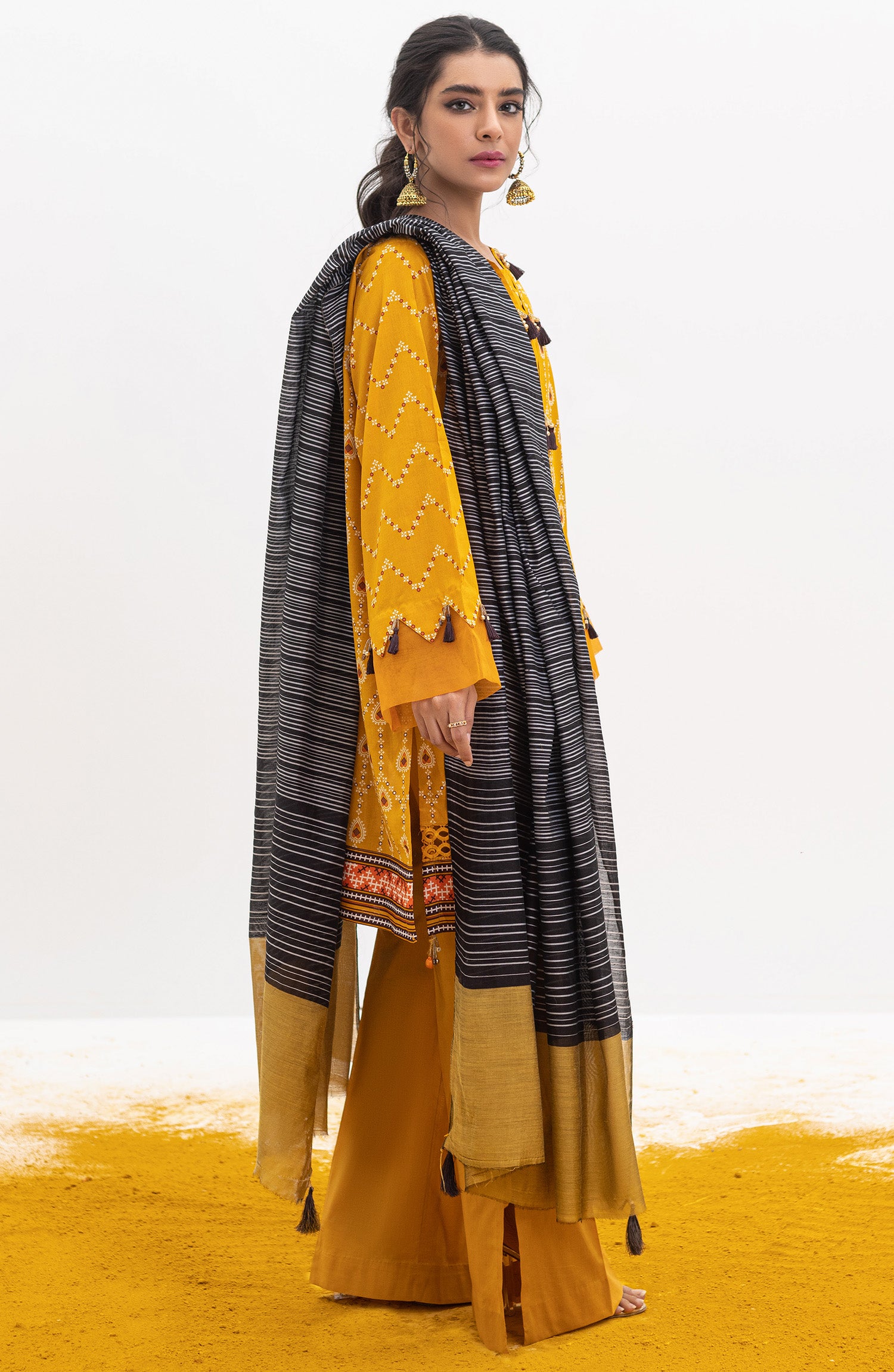 OTL-22-004/U RED LAWN  UNSTITCHED SHIRT DUPATTA PANTS