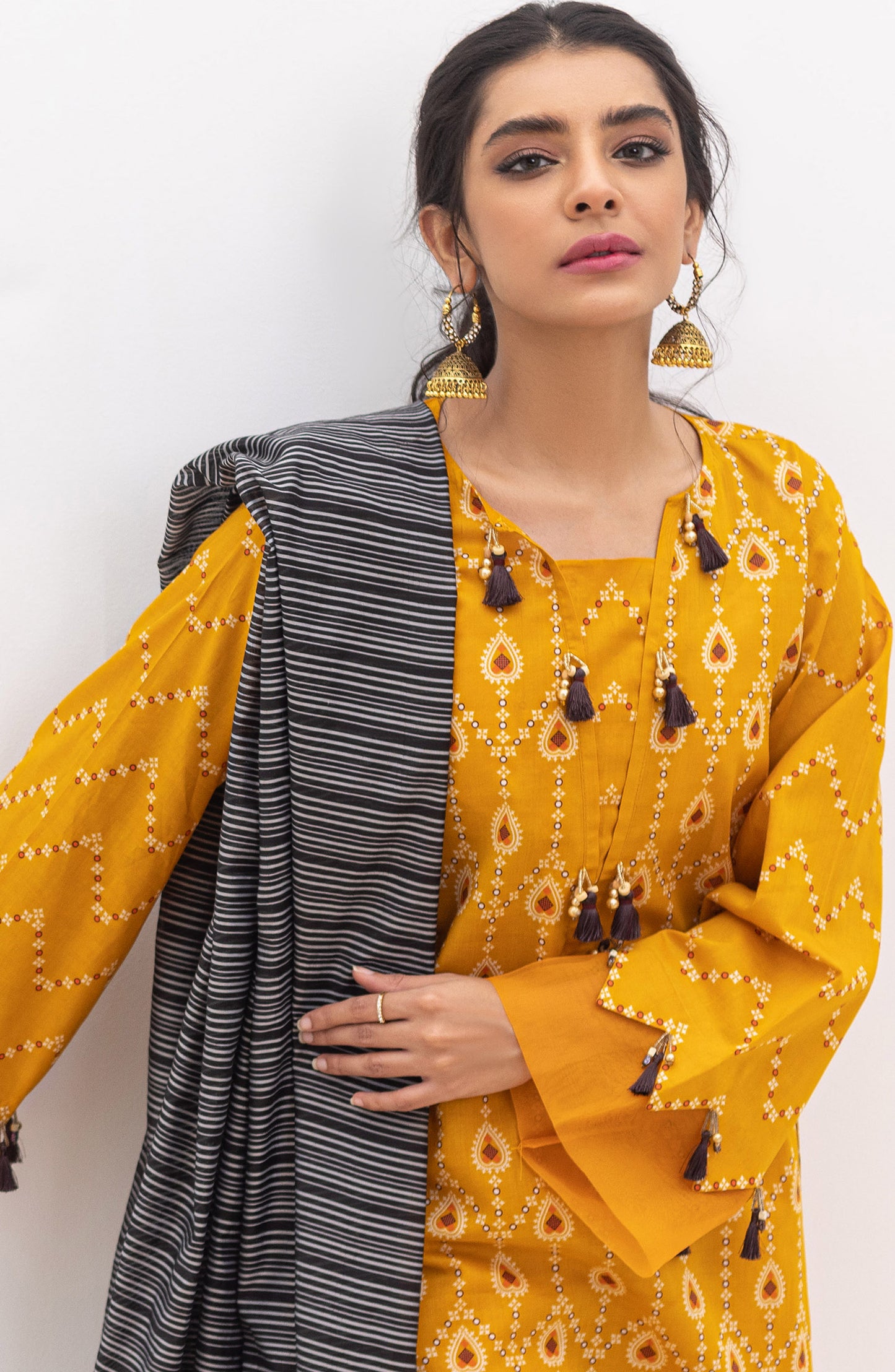 OTL-22-004/U RED LAWN  UNSTITCHED SHIRT DUPATTA PANTS