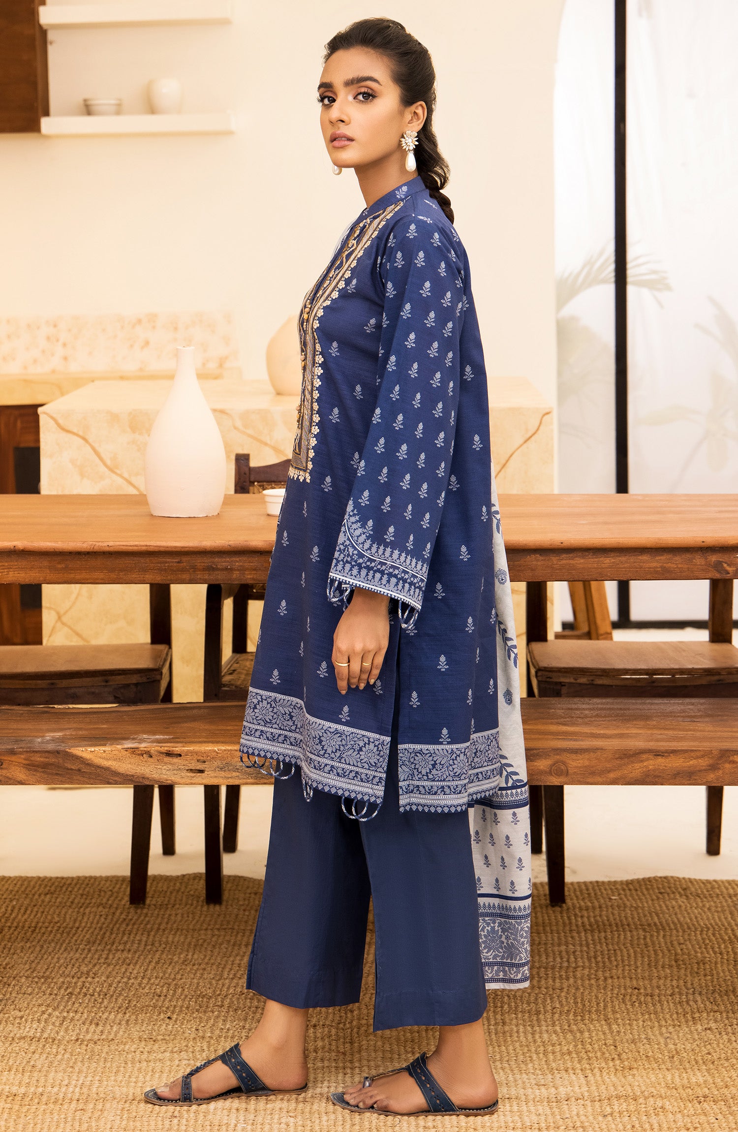 nrds-371-u-blue Unstitched 3 Piece winter Embroidered Khaddar Shirt , Pant and Khaddar Dupatta