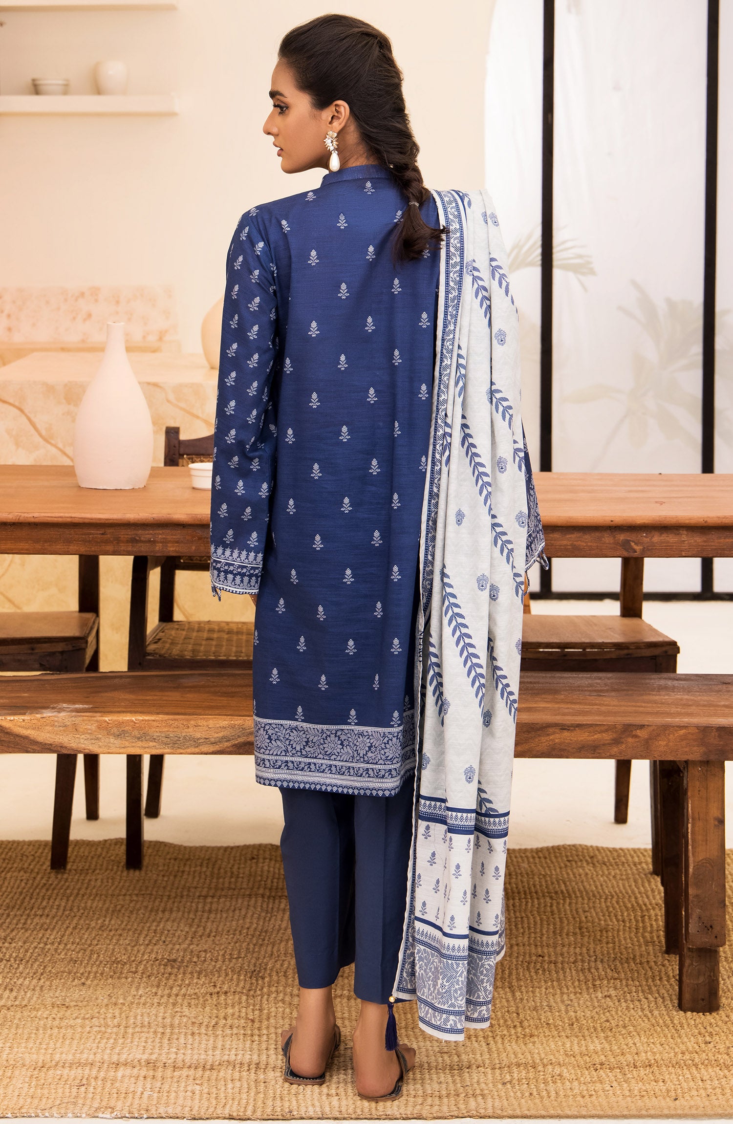 nrds-371-u-blue Unstitched 3 Piece winter Embroidered Khaddar Shirt , Pant and Khaddar Dupatta