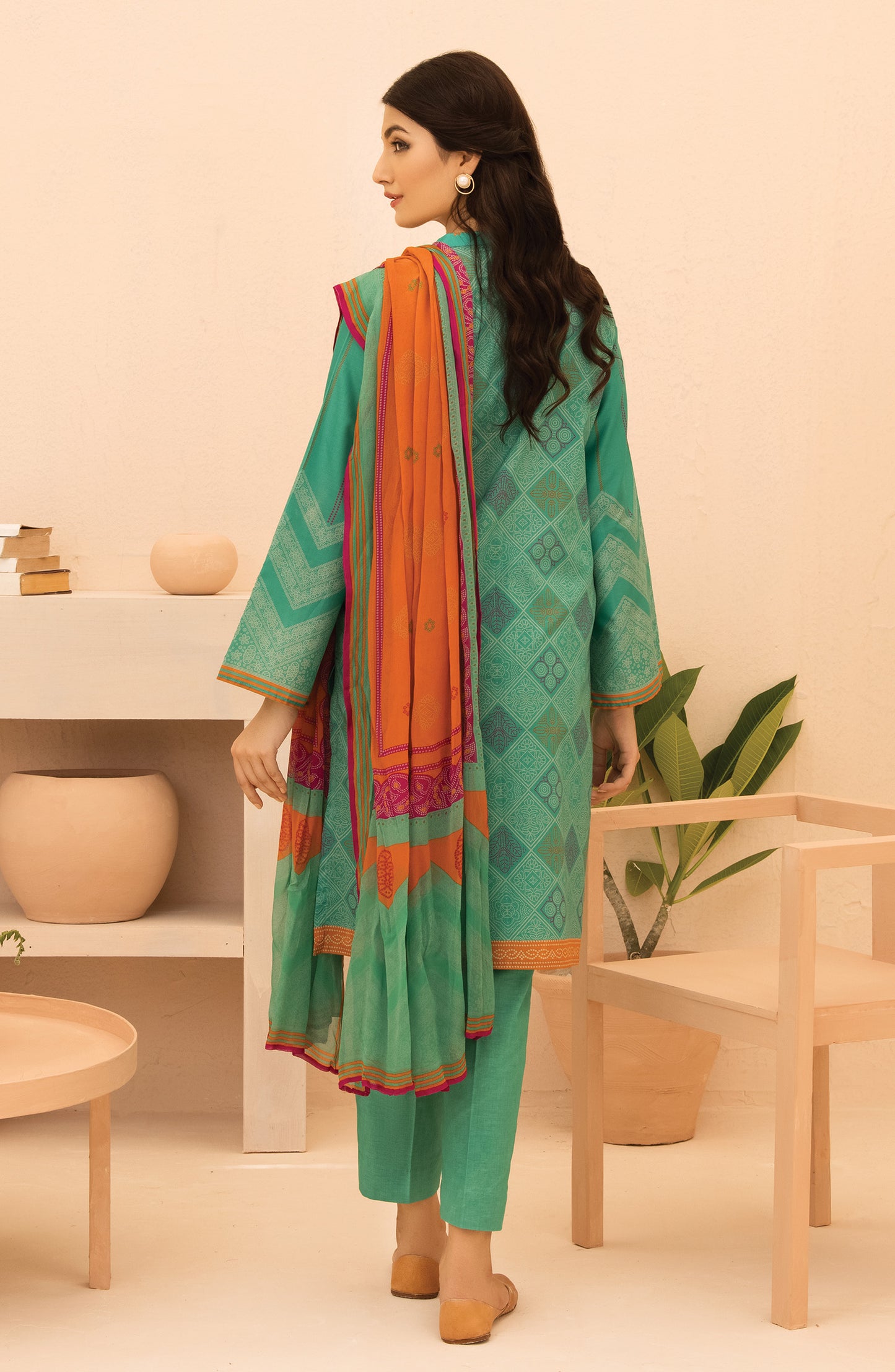 Unstitched 3 Piece Printed Lawn Shirt , Cambric Pant and Chiffon Dupatta