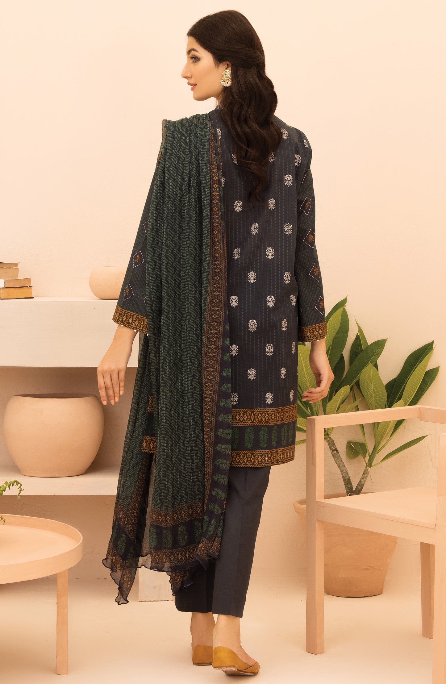 Unstitched 3 Piece Embroidered Heavy Lawn Shirt , Cambric Pant and Chiffon Dupatta