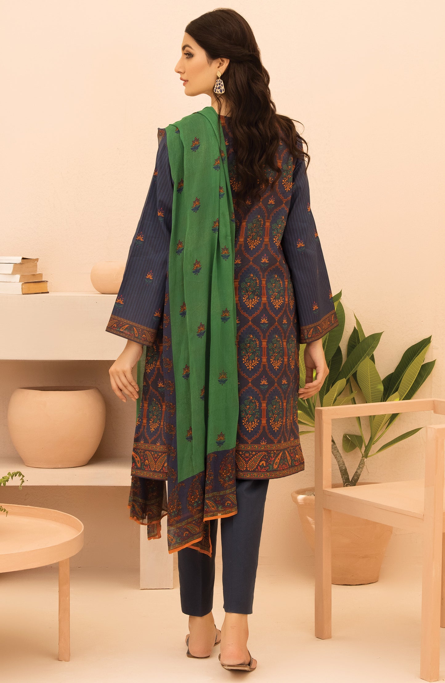 Unstitched 3 Piece Printed Lawn Shirt , Cambric Pant and Chiffon Dupatta