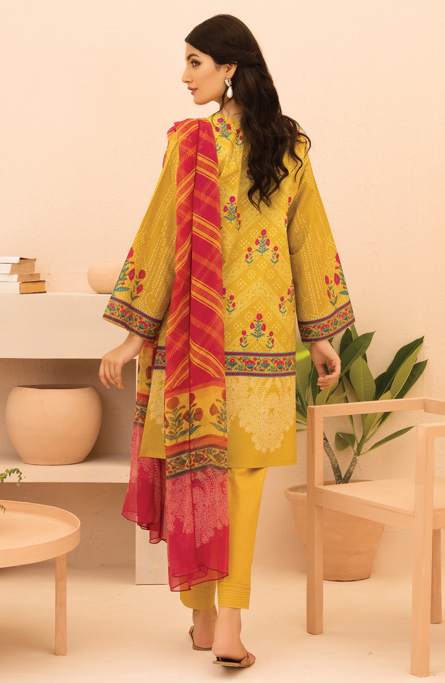 Unstitched 3 Piece Printed Lawn Shirt , Cambric Pant and Chiffon Dupatta