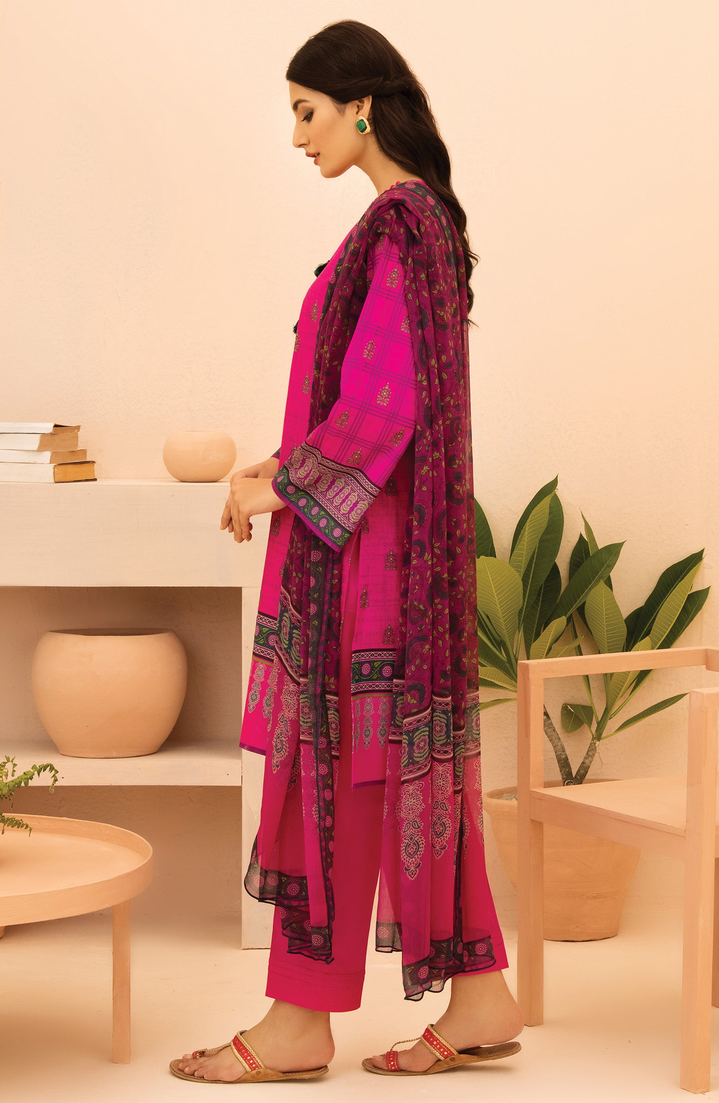 Unstitched 3 Piece Printed Lawn Shirt , Cambric Pant and Chiffon Dupatta