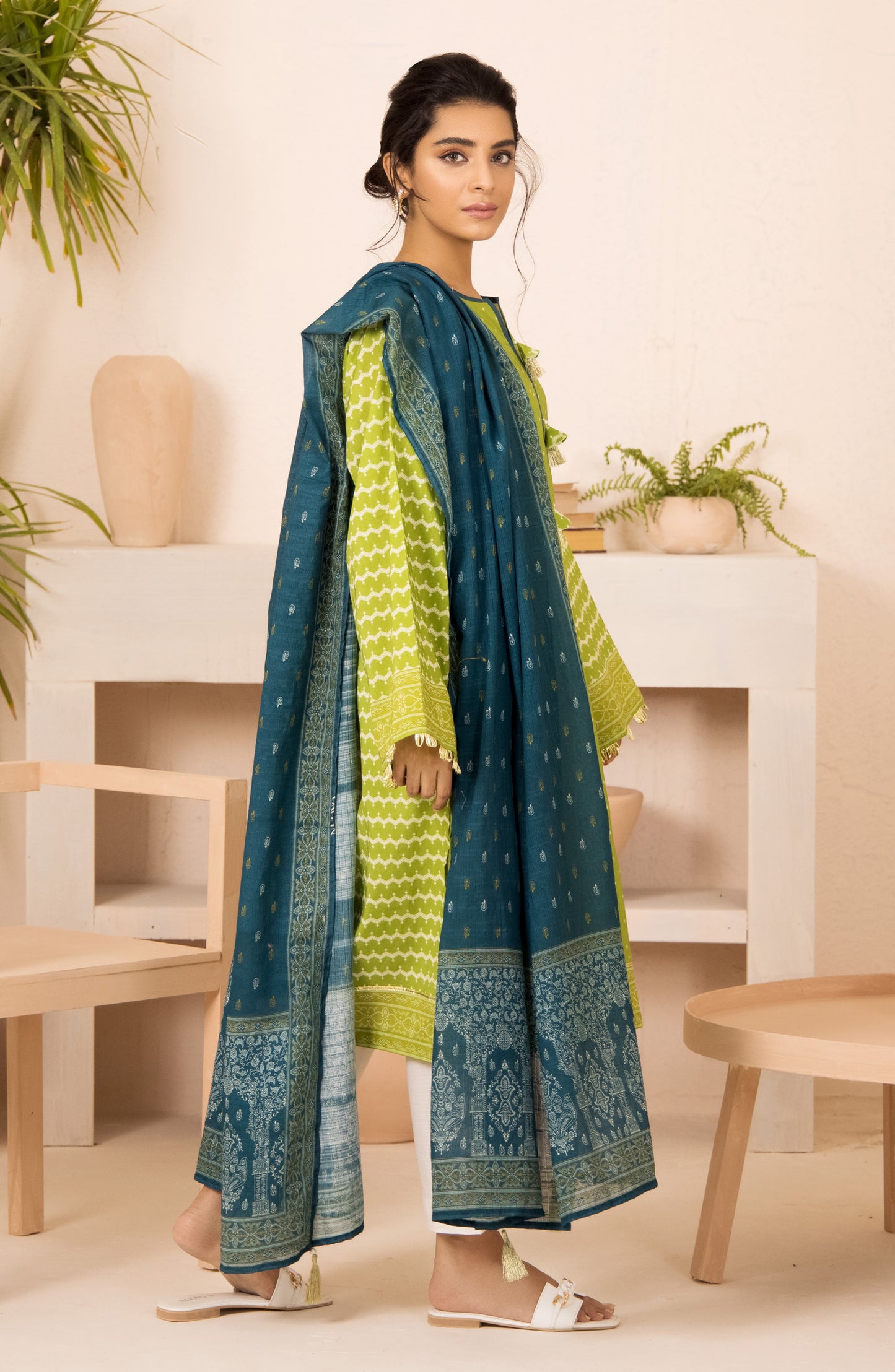 Unstitched 2 Piece Printed Heavy Lawn Shirt and Dobby Dupatta