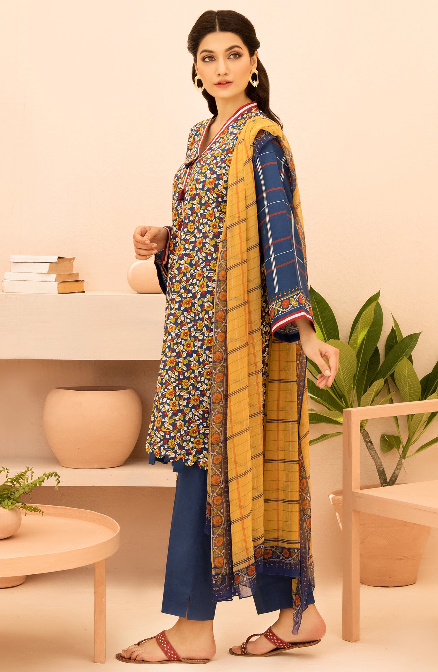 Unstitched 3 Piece Printed Lawn Shirt , Cambric Pant and Chiffon Dupatta