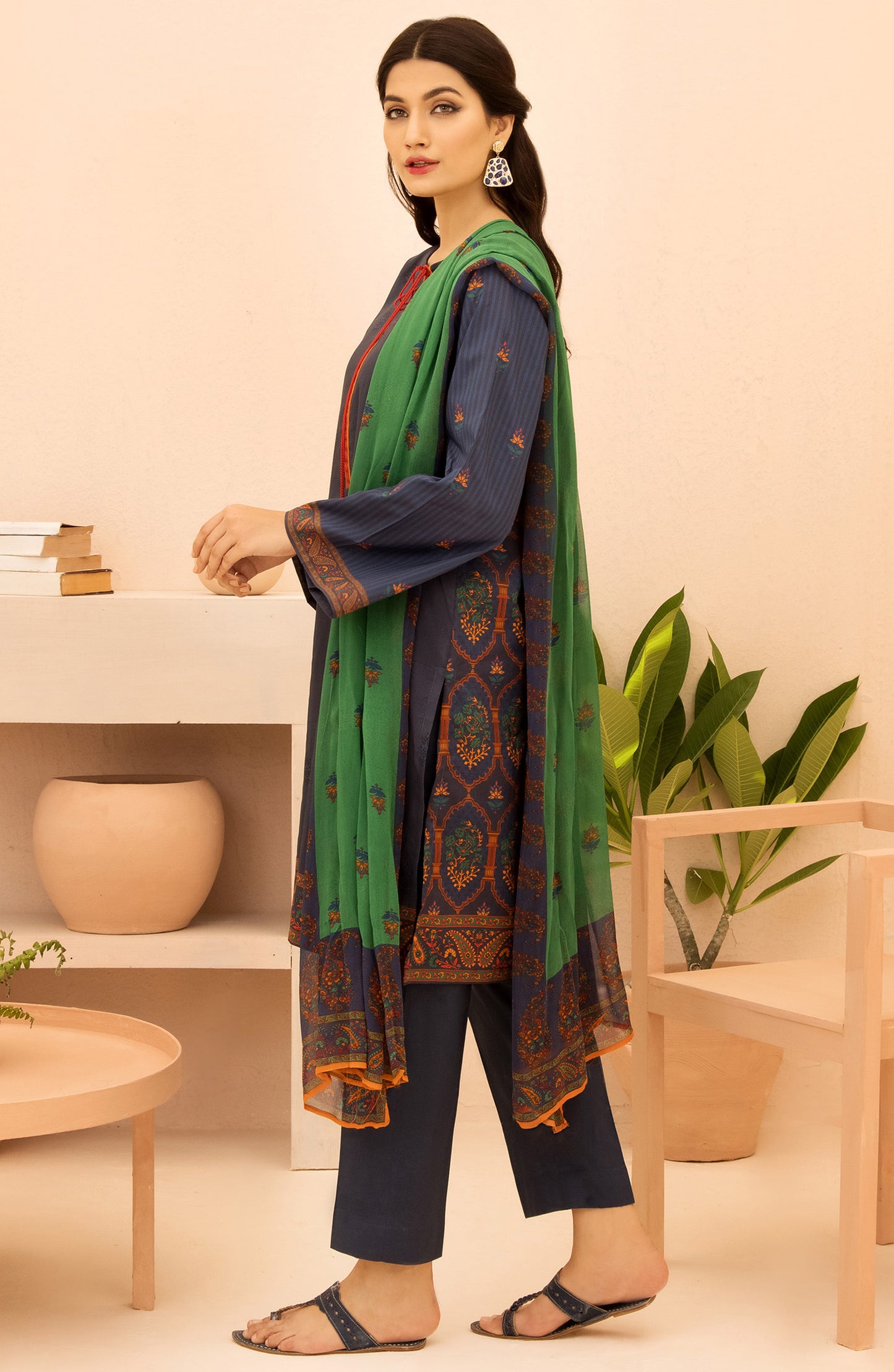 Unstitched 3 Piece Printed Lawn Shirt , Cambric Pant and Chiffon Dupatta