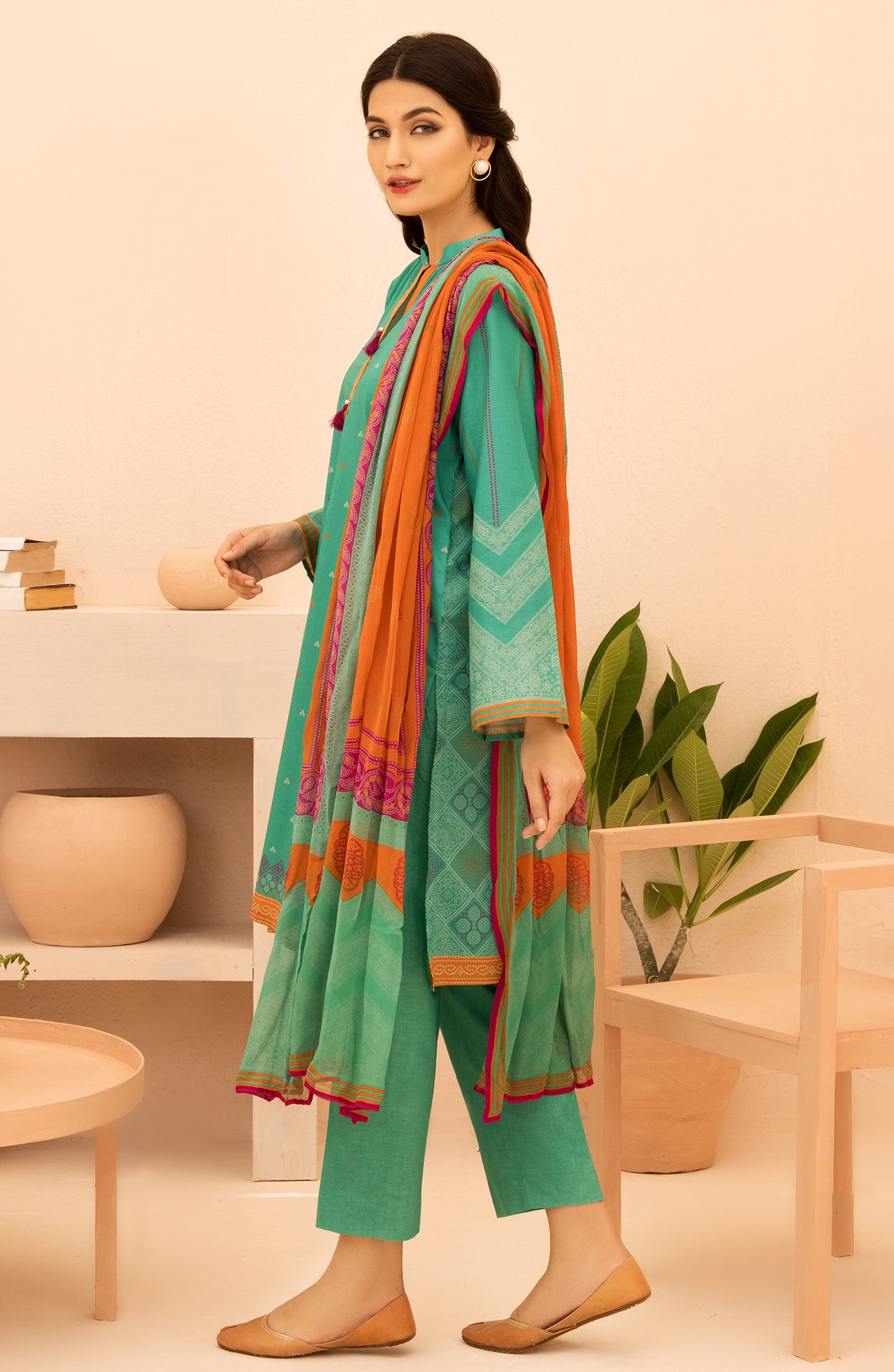 Unstitched 3 Piece Printed Lawn Shirt , Cambric Pant and Chiffon Dupatta