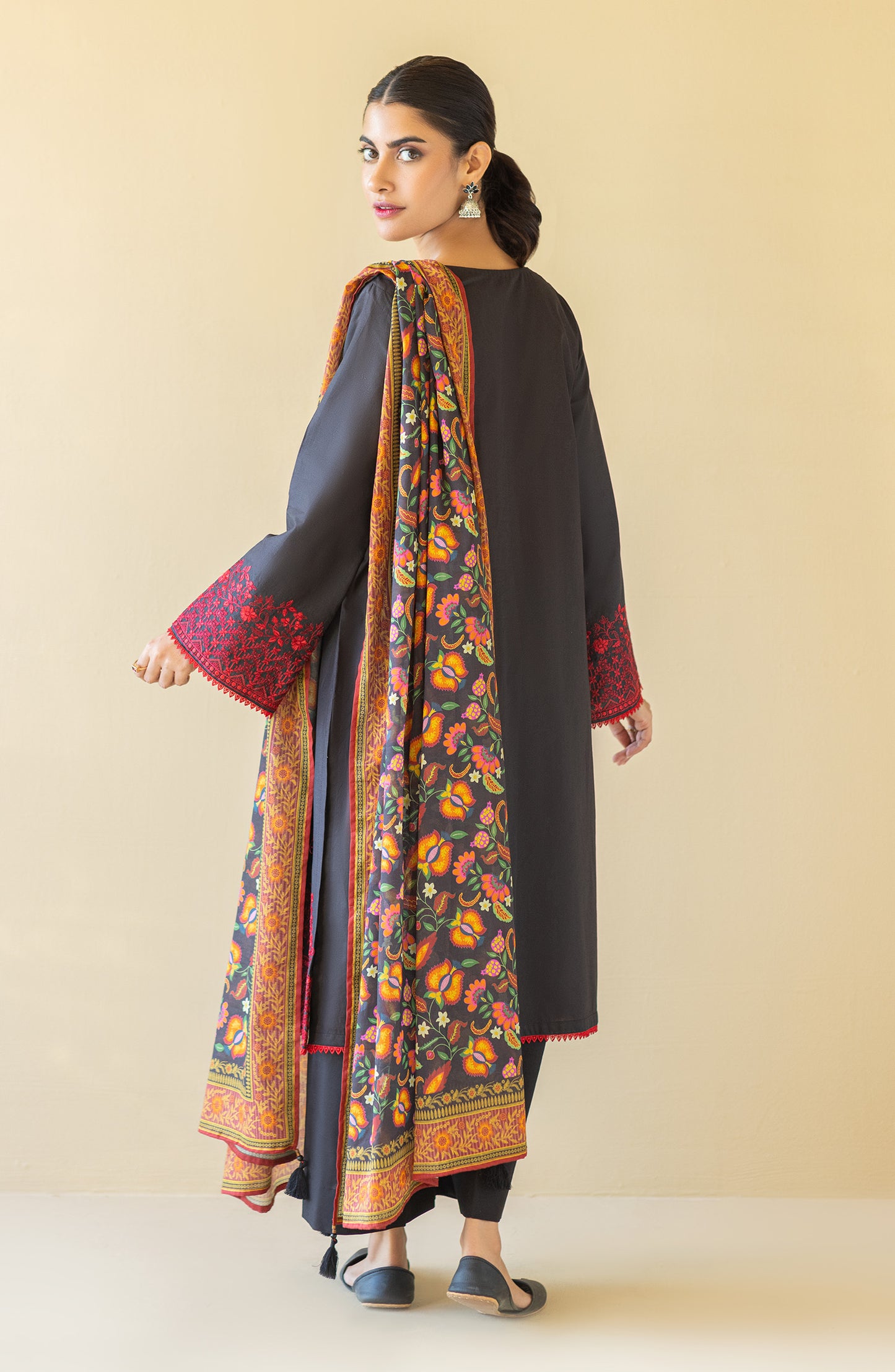 OTL-22-213/U Black CAMBRIC  UNSTITCHED SHIRT DUPATTA PANTS