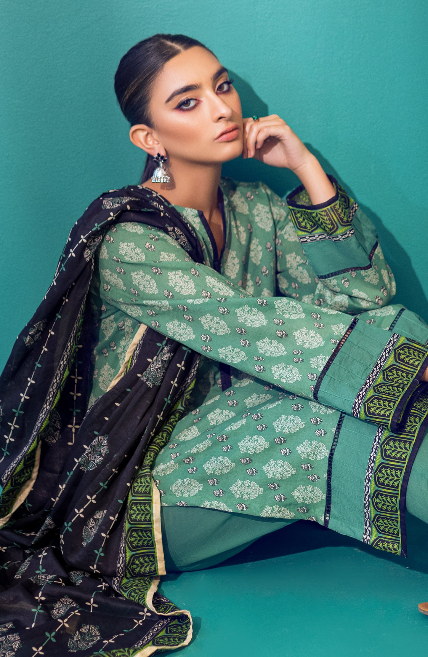 OTL-22-191/U GREEN LAWN  UNSTITCHED SHIRT DUPATTA PANTS