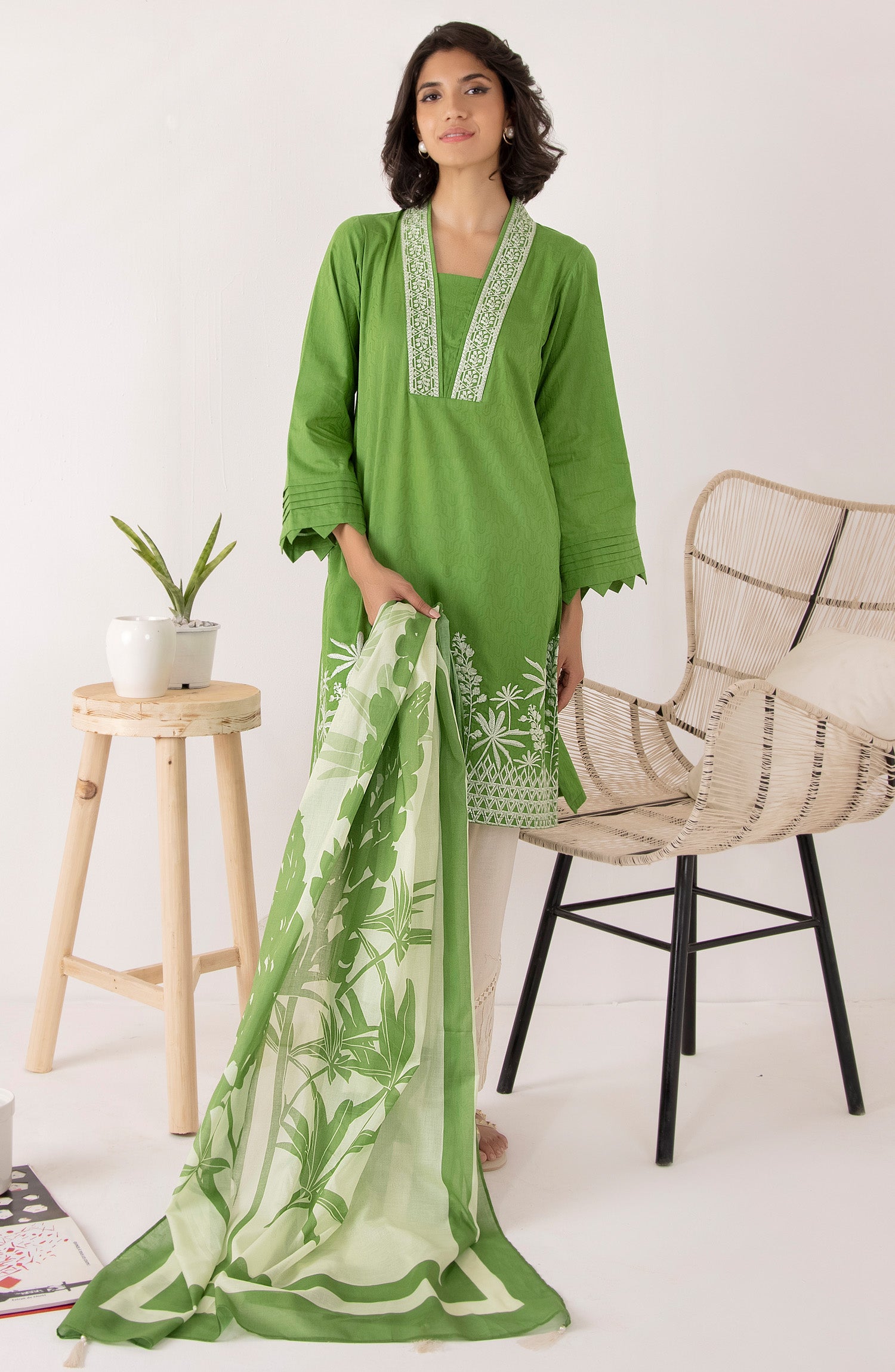 Stitched 2 Piece Embroidered Jacquard Shirt and Lawn Dupatta (NRDS-220/S GREEN)