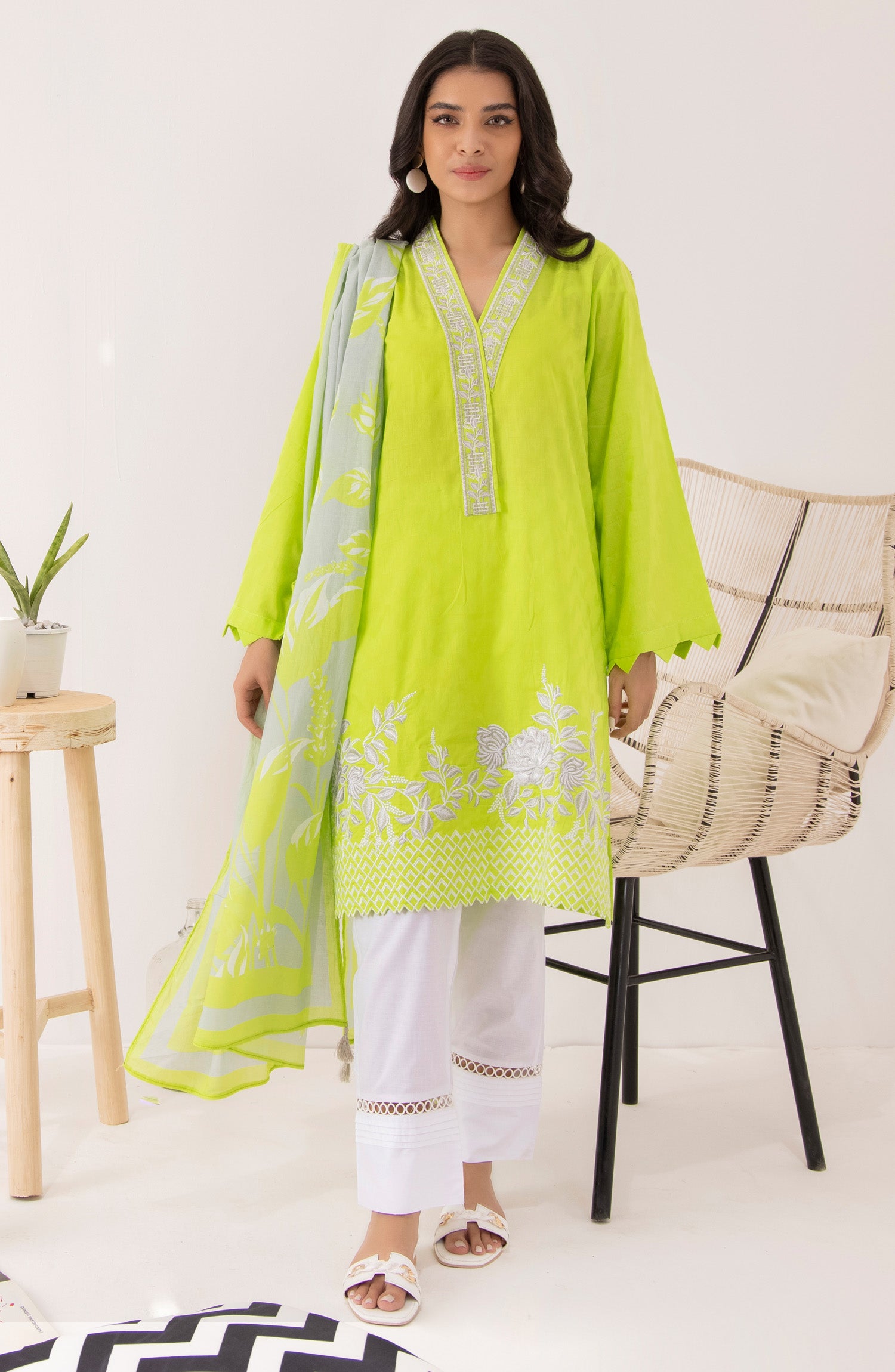 Stitched 2 Piece Embroidered Jacquard Shirt and Lawn Dupatta (NRDS-219/S GREEN)