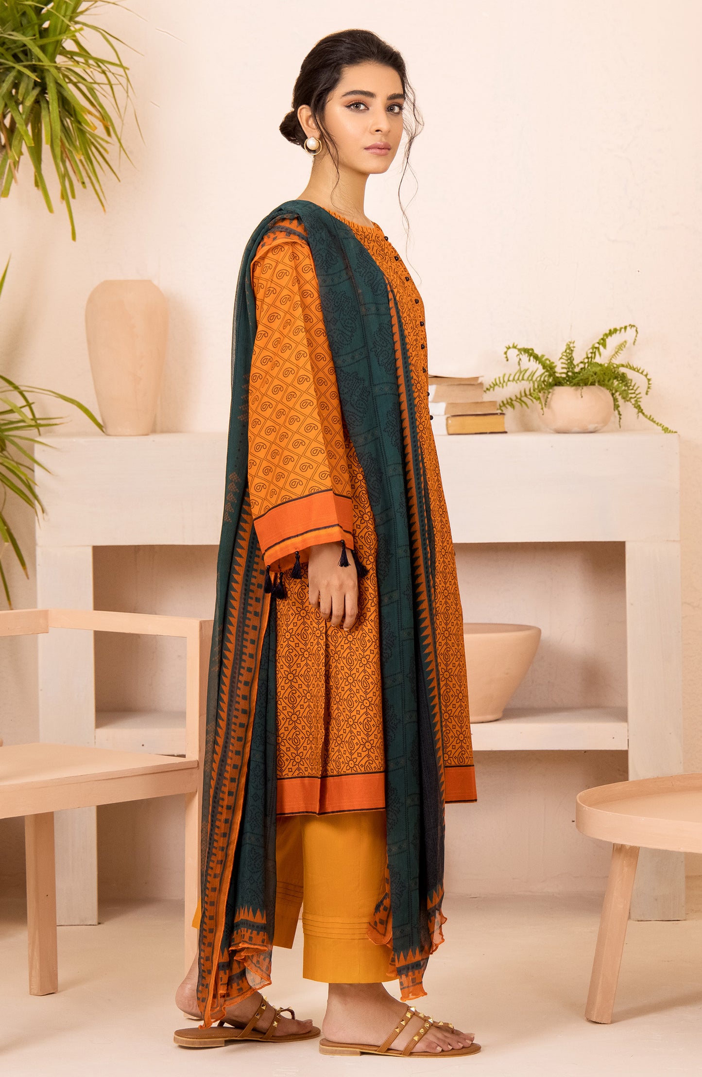 Unstitched 2 Piece Printed Lawn Shirt and Chiffon Dupatta