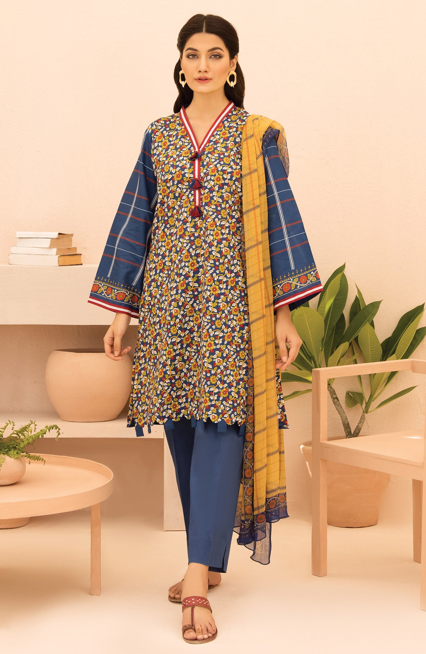 Unstitched 3 Piece Printed Lawn Shirt , Cambric Pant and Chiffon Dupatta