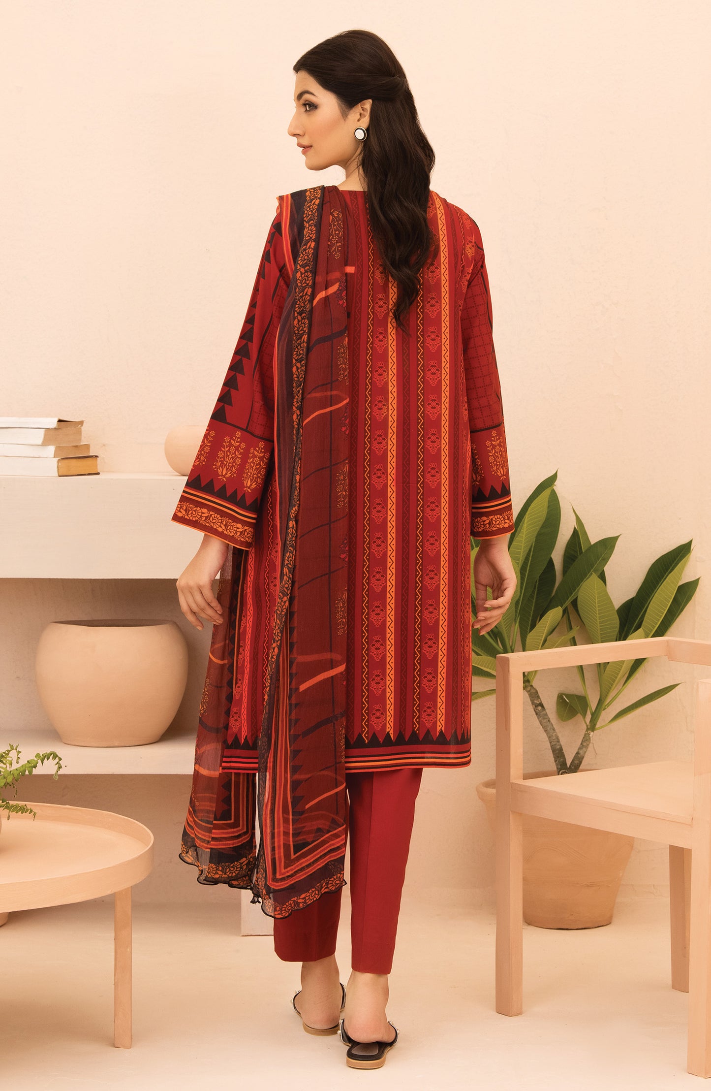 Unstitched 3 Piece Embroidered Heavy Lawn Shirt , Cambric Pant and Chiffon Dupatta