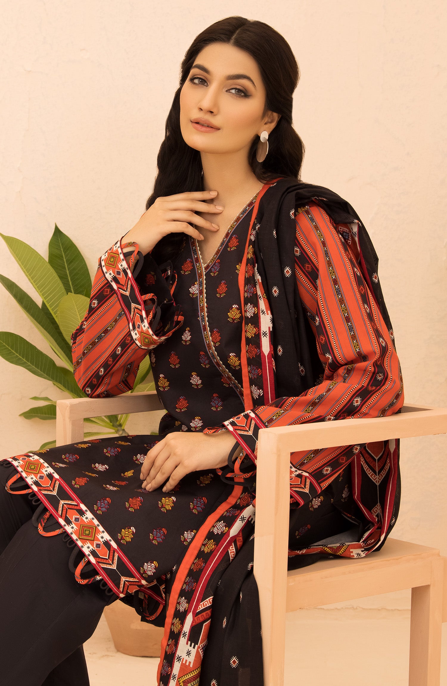 Unstitched 3 Piece Printed Lawn Shirt , Dyed Textured Pant and Lawn Dupatta