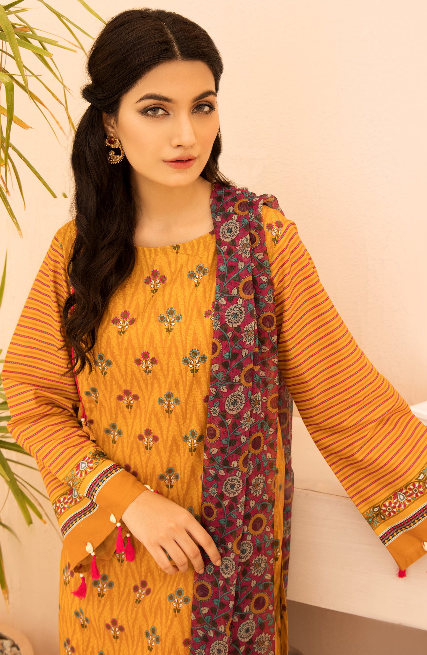 Unstitched 3 Piece Printed Lawn Shirt , Cambric Pant and Chiffon Dupatta