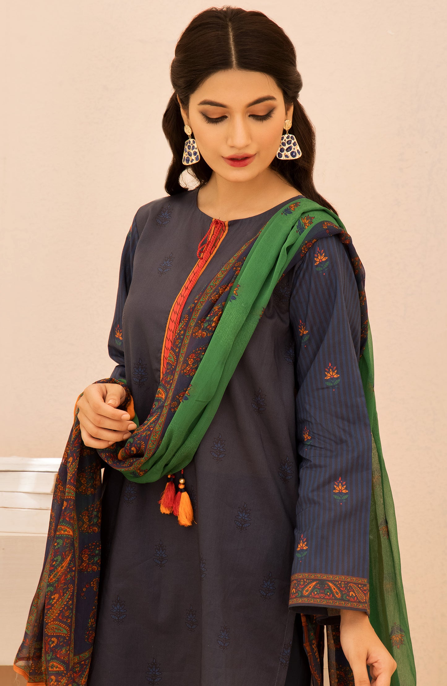Unstitched 3 Piece Printed Lawn Shirt , Cambric Pant and Chiffon Dupatta