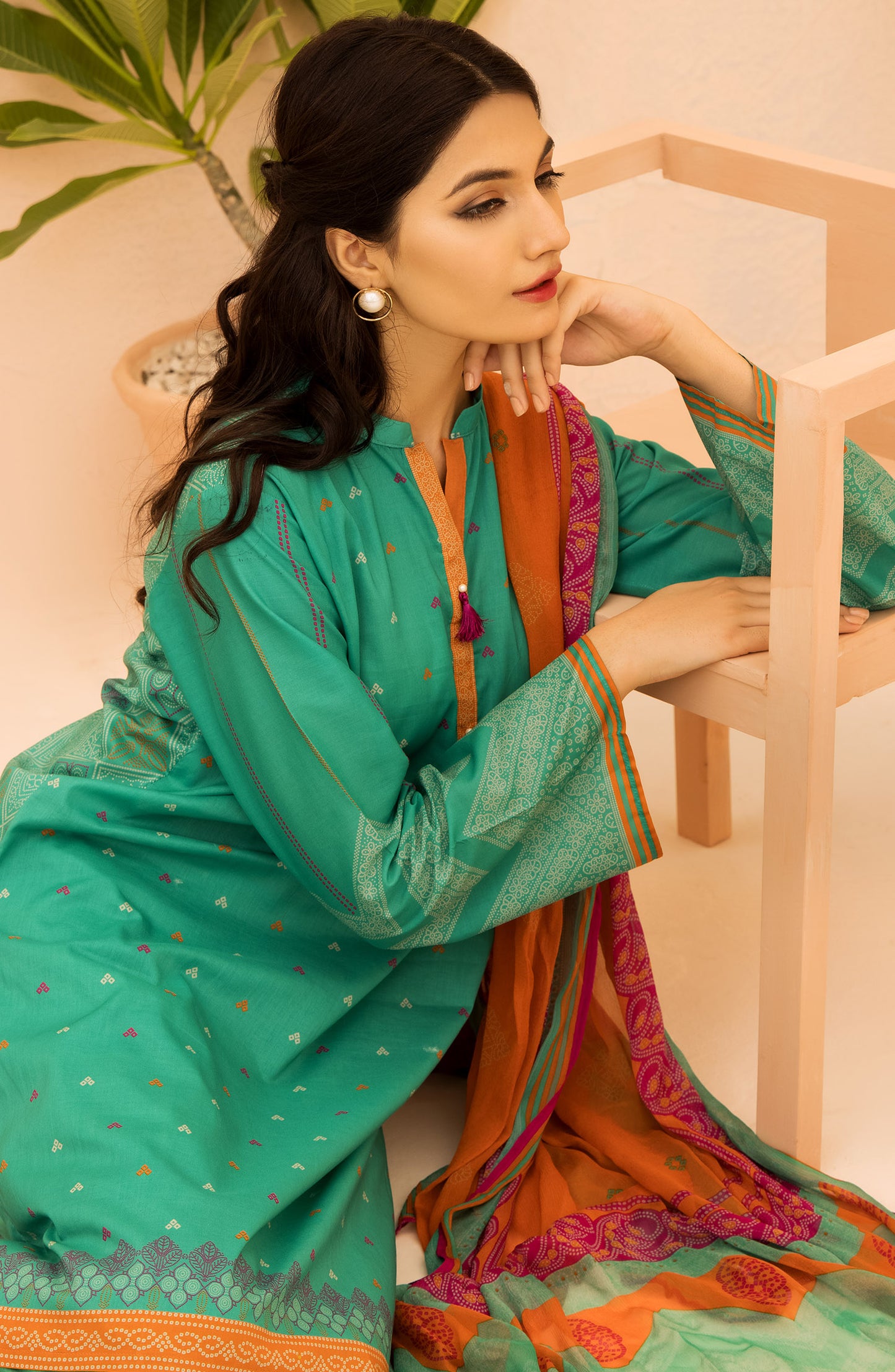 Unstitched 3 Piece Printed Lawn Shirt , Cambric Pant and Chiffon Dupatta