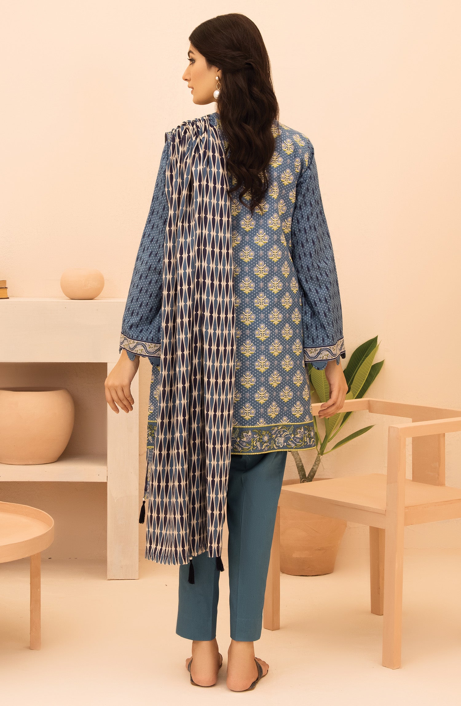 Unstitched 3 Piece Printed Lawn Shirt , Dyed Textured Pant and Lawn Dupatta (OTL-21-219/U BLUE)