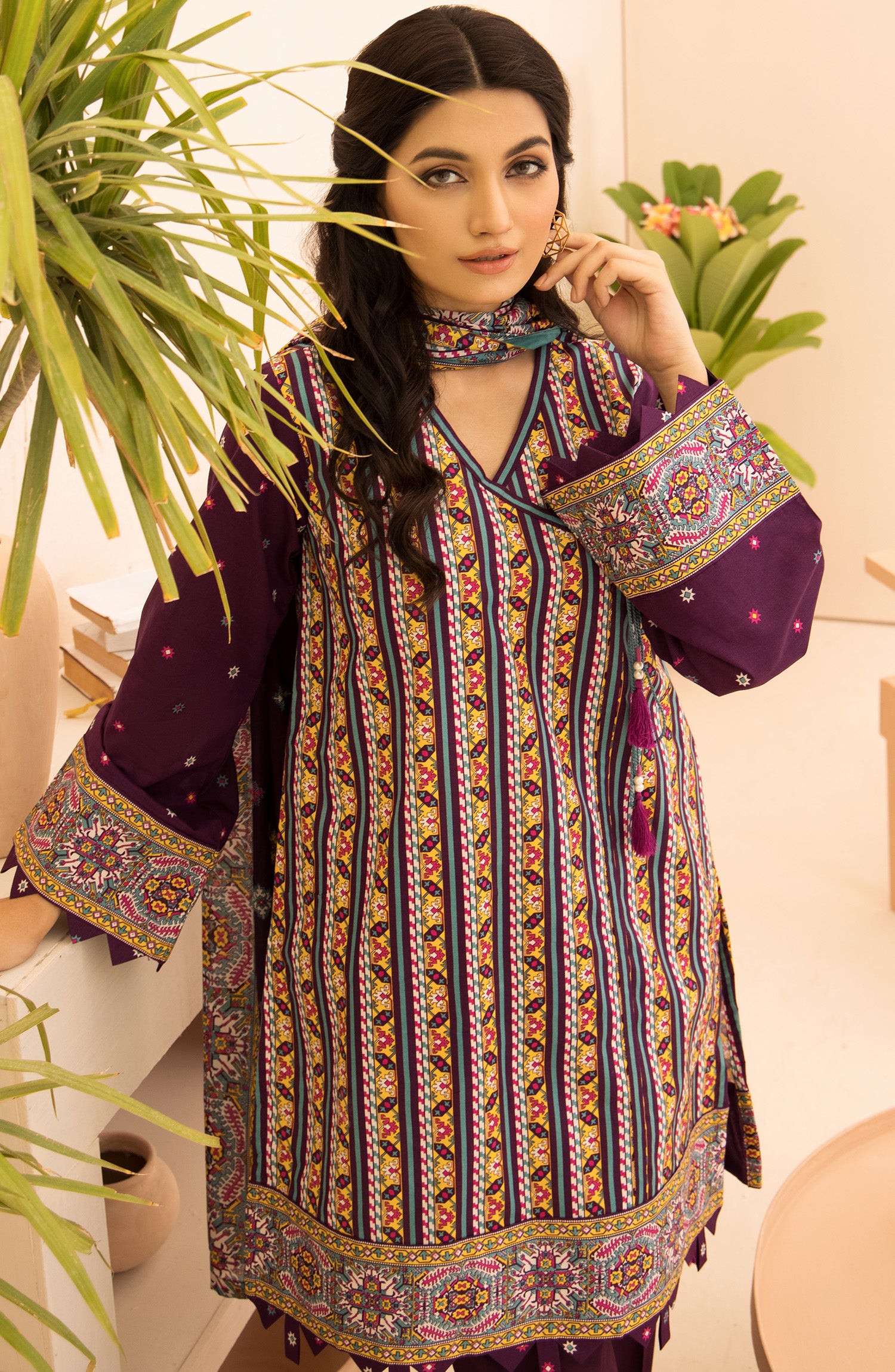 Unstitched 3 Piece Printed Lawn Shirt , Dyed Textured Pant and Lawn Dupatta