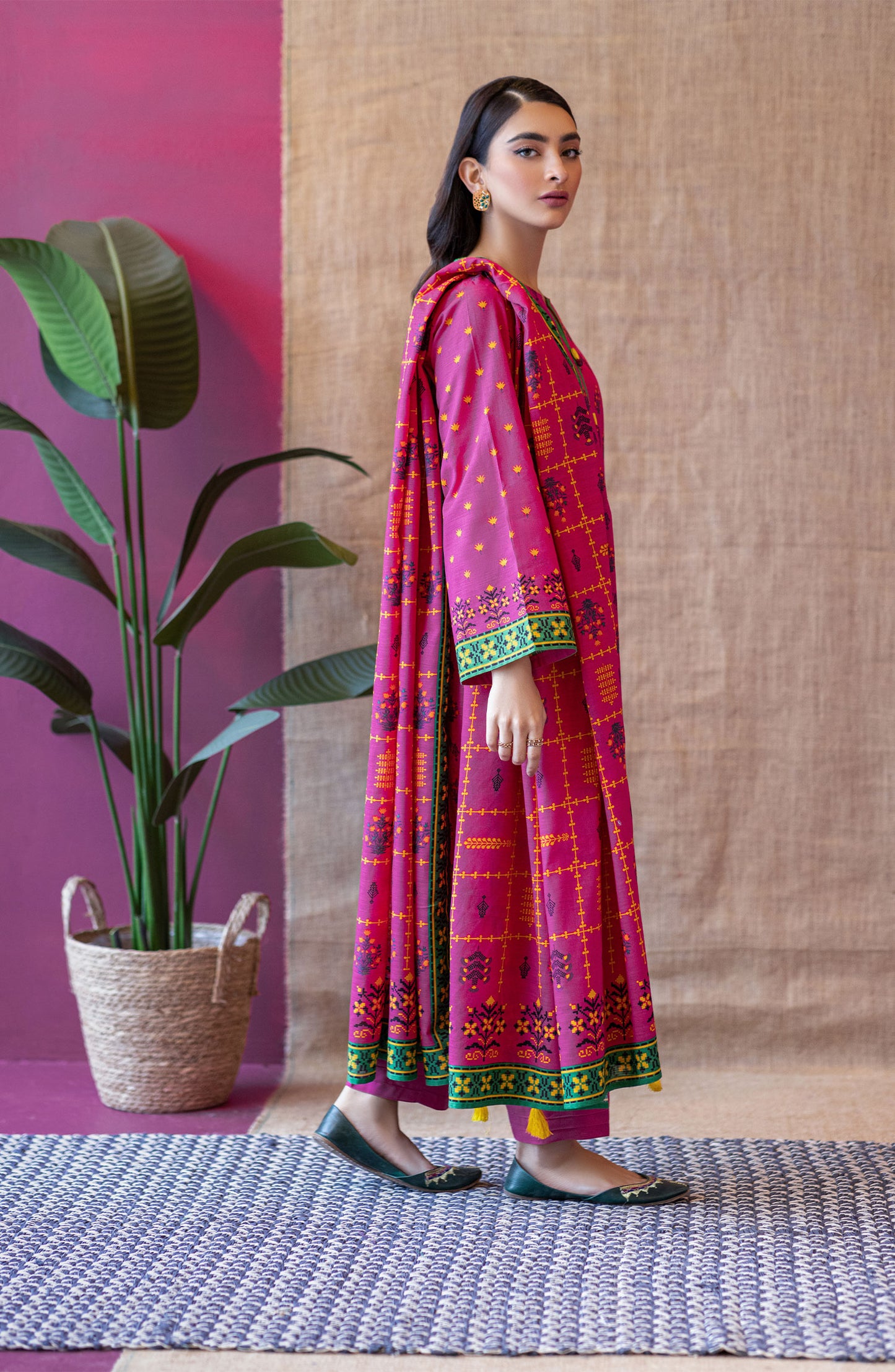 OTL-22-056/U Pink KHADDAR  UNSTITCHED SHIRT DUPATTA PANTS