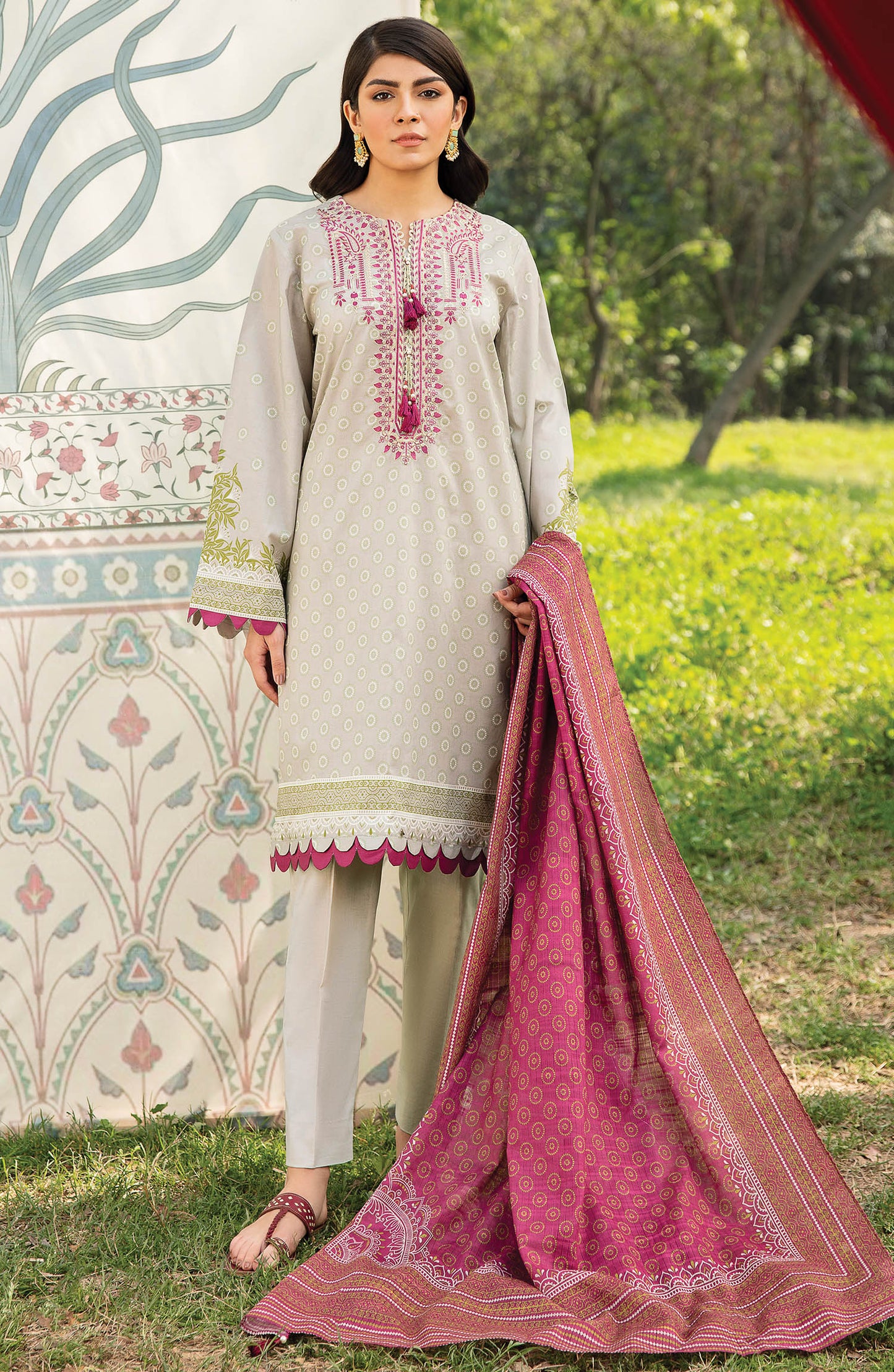 Unstitched 3 Piece Embroidered Lawn Suit