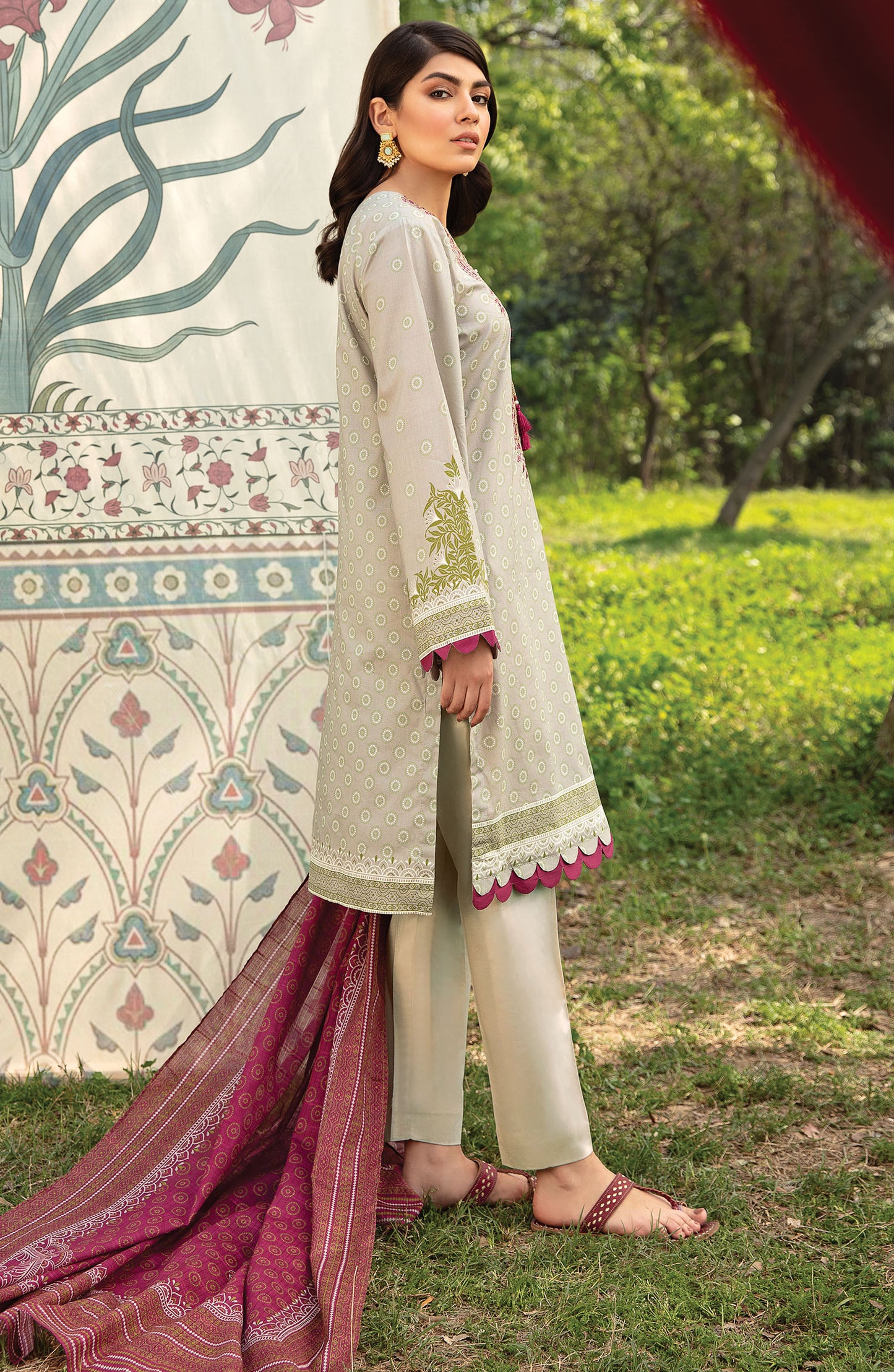 Unstitched 3 Piece Embroidered Lawn Suit