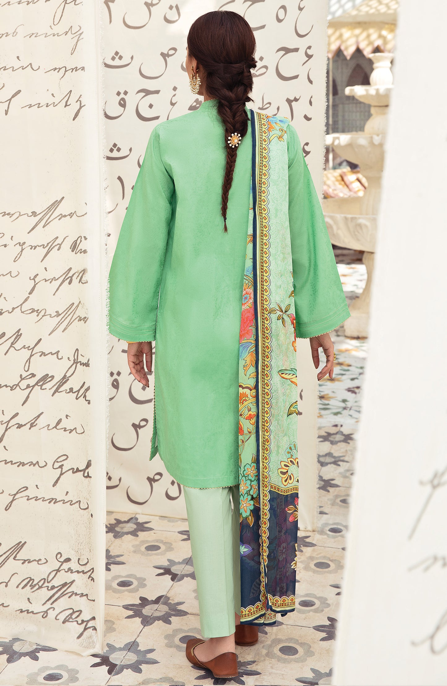 Unstitched 3 Piece Embroidered Jacquard Suit