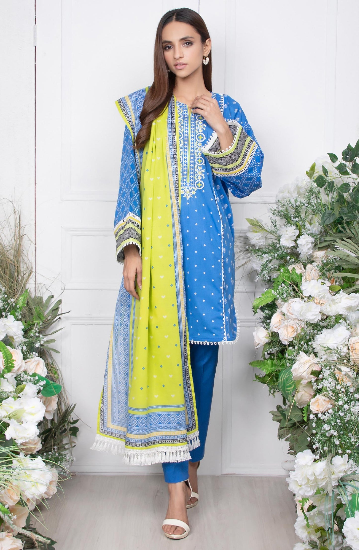 Unstitched 3 Piece Embroidered Lawn Suit (OTL-20-041/A)