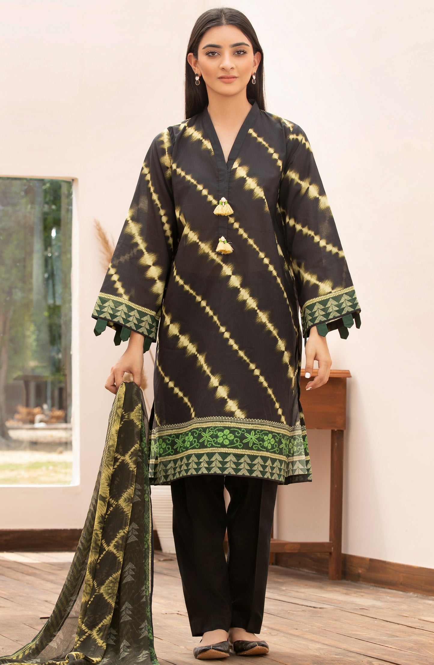 Unstitched 2 Piece Printed Lawn Shirt Chiffon Dupatta
