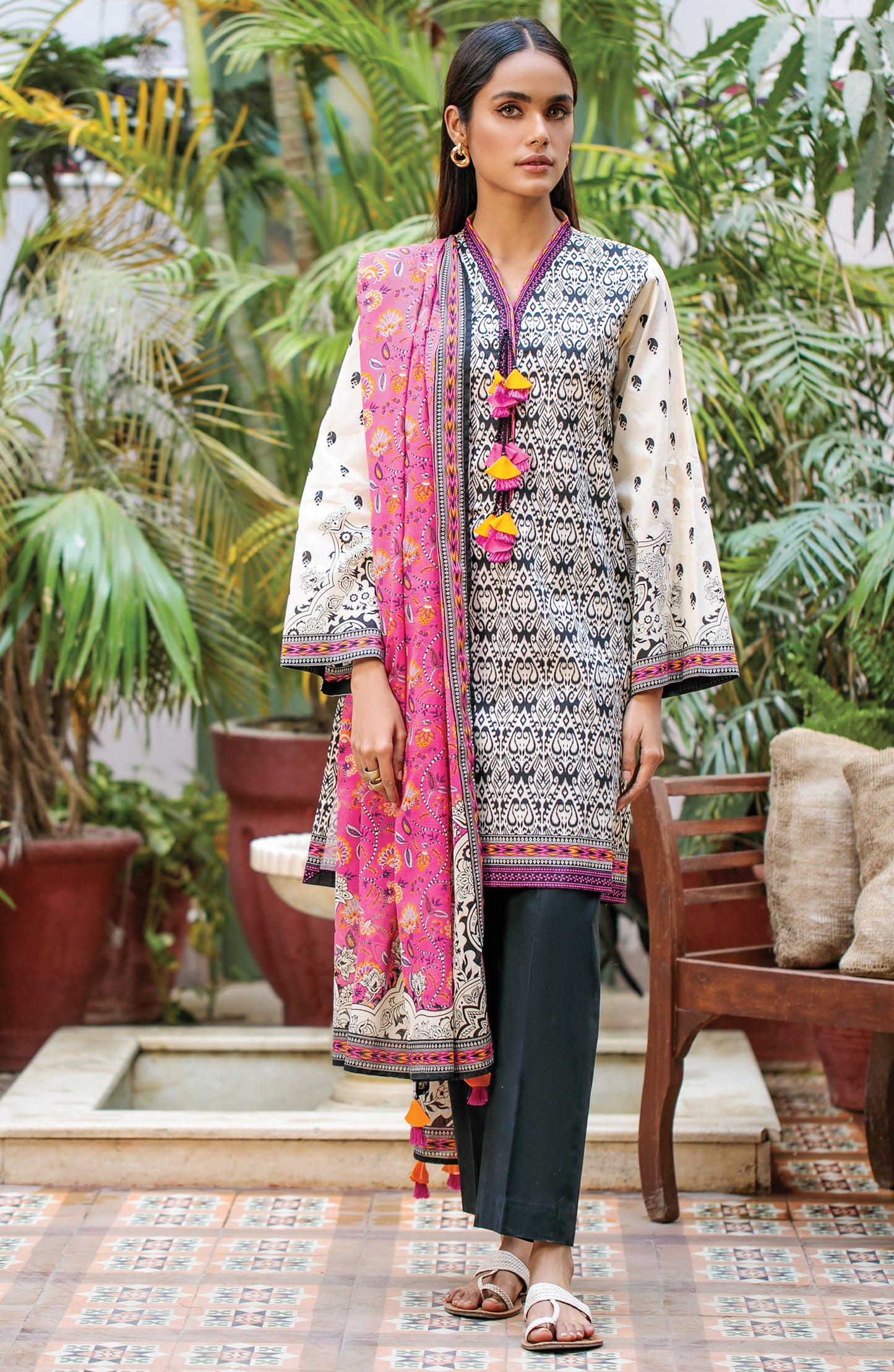 Unstitched 2 Piece Printed Lawn Shirt Dupatta