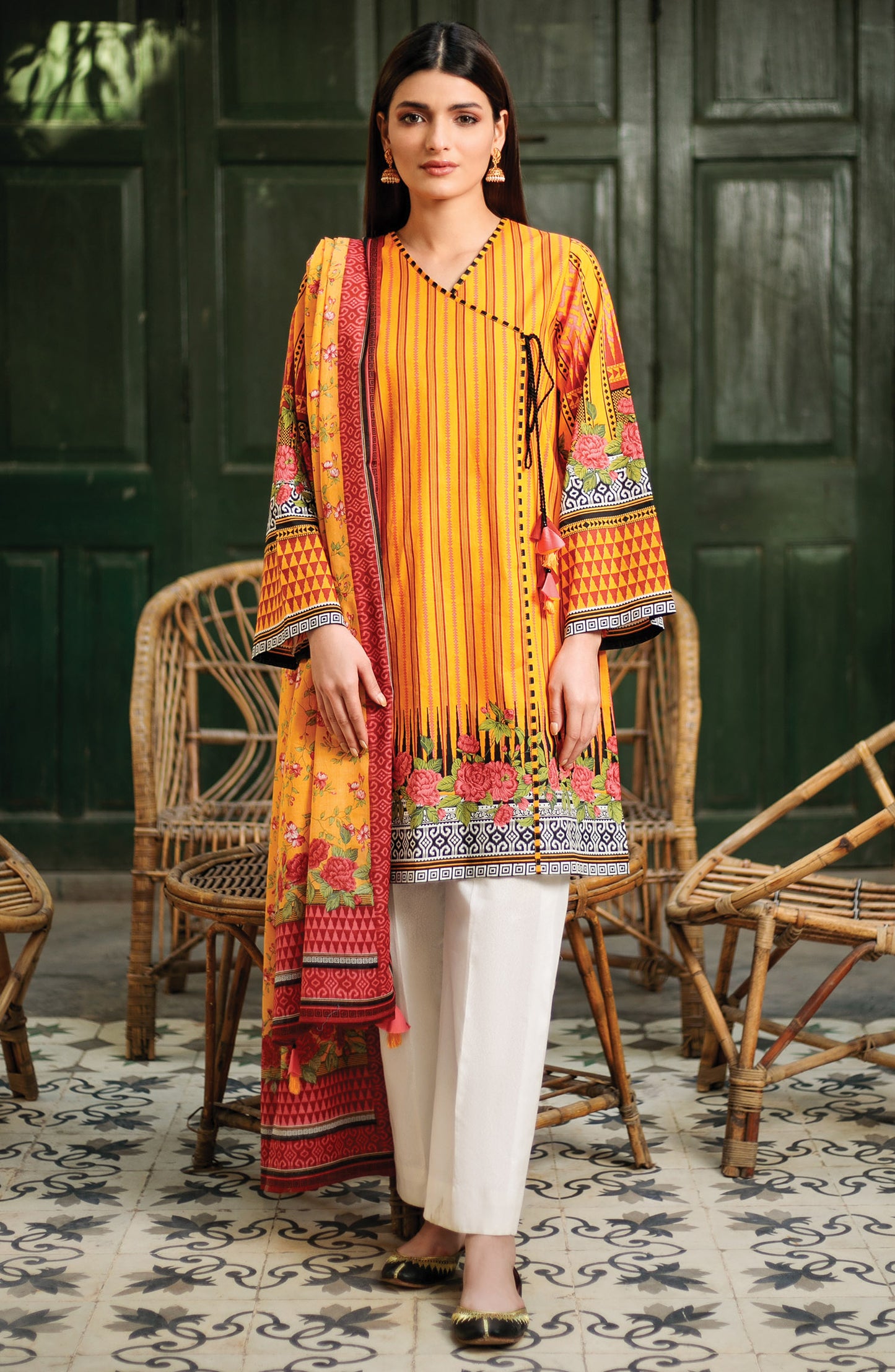 Unstitched 2 Piece Printed Lawn Shirt Dupatta