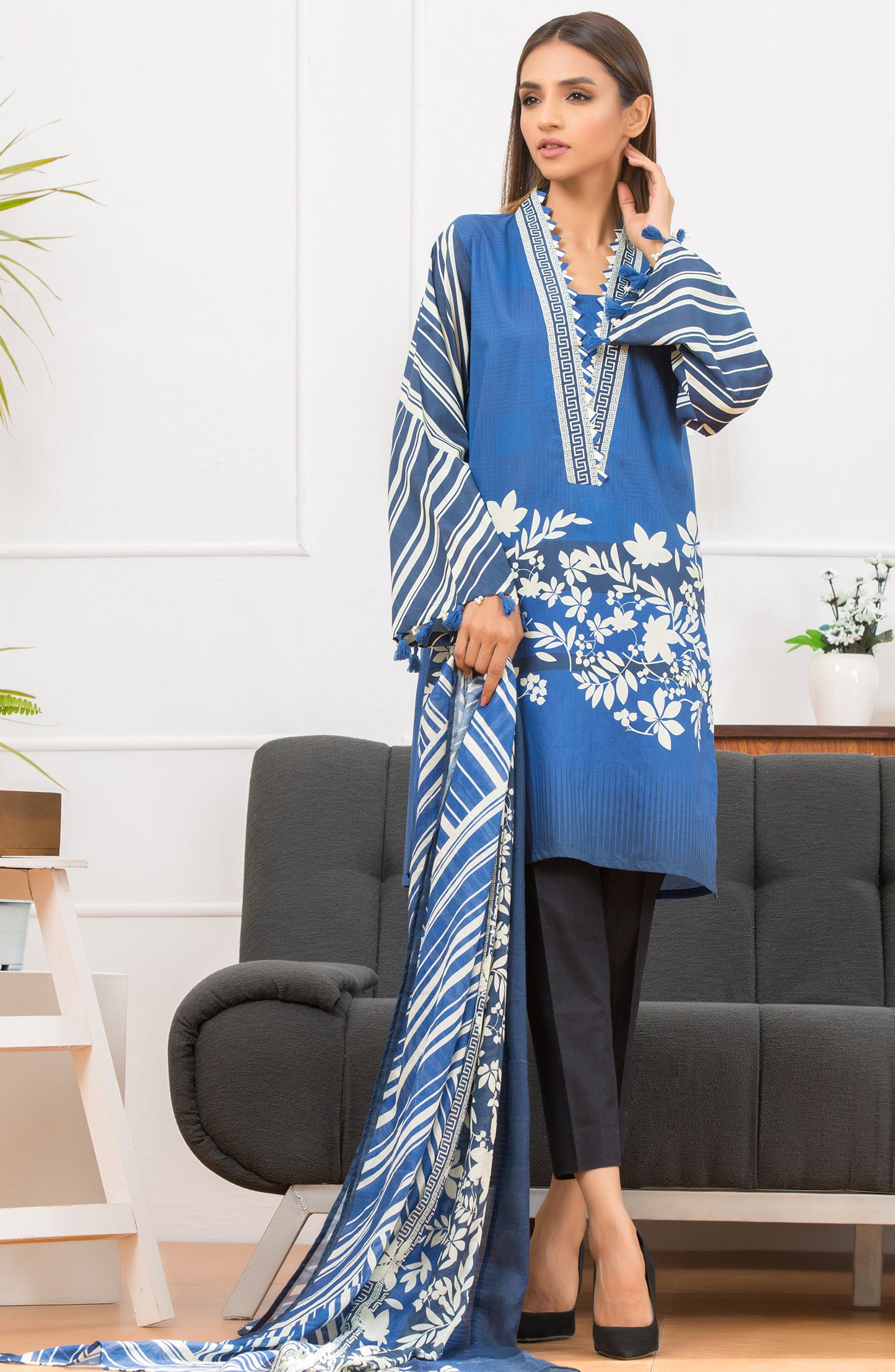 Unstitched 2 Piece Printed Lawn Shirt Dupatta