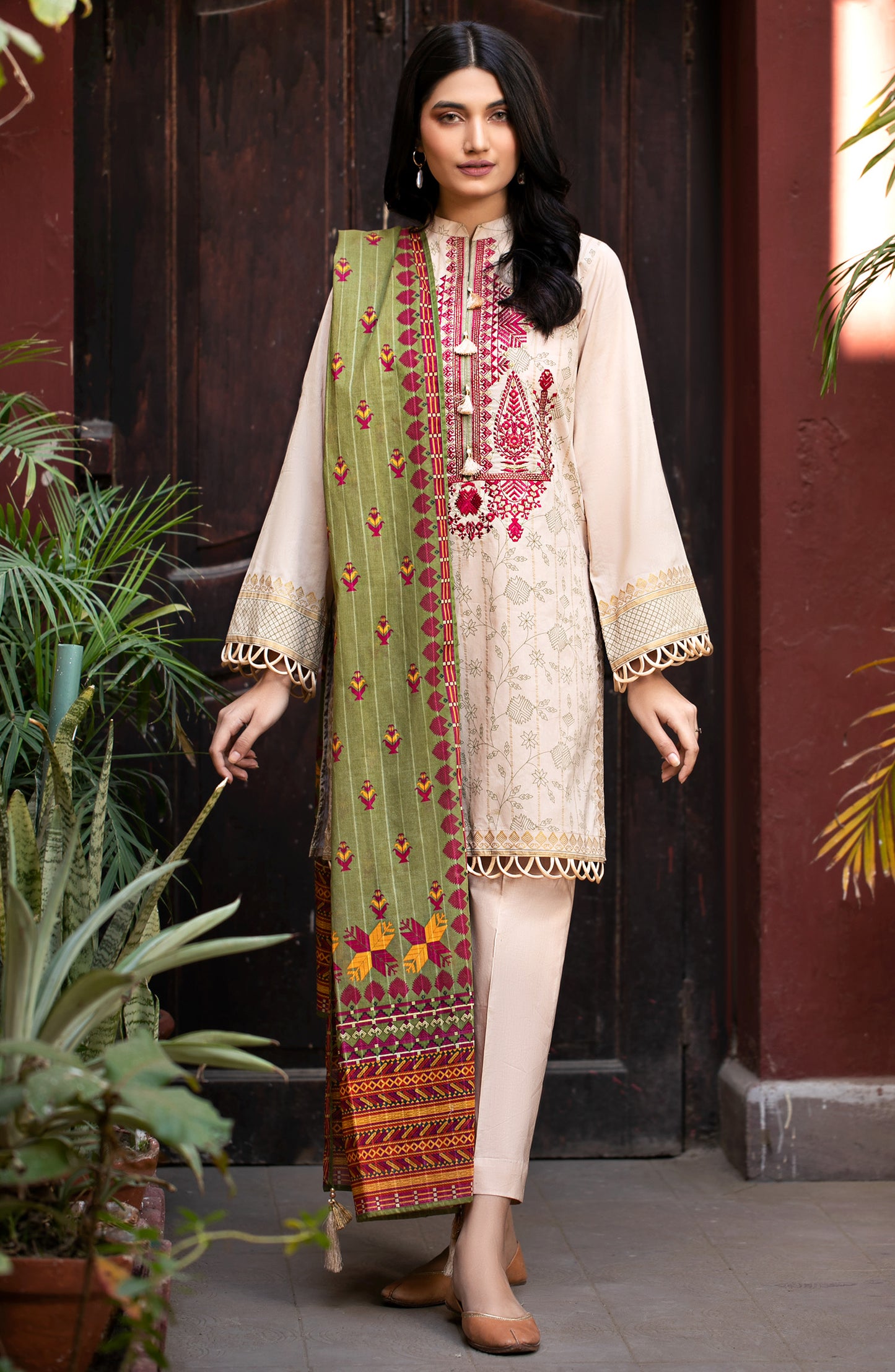 Unstitched 3 Piece Embroidered Lawn Suit