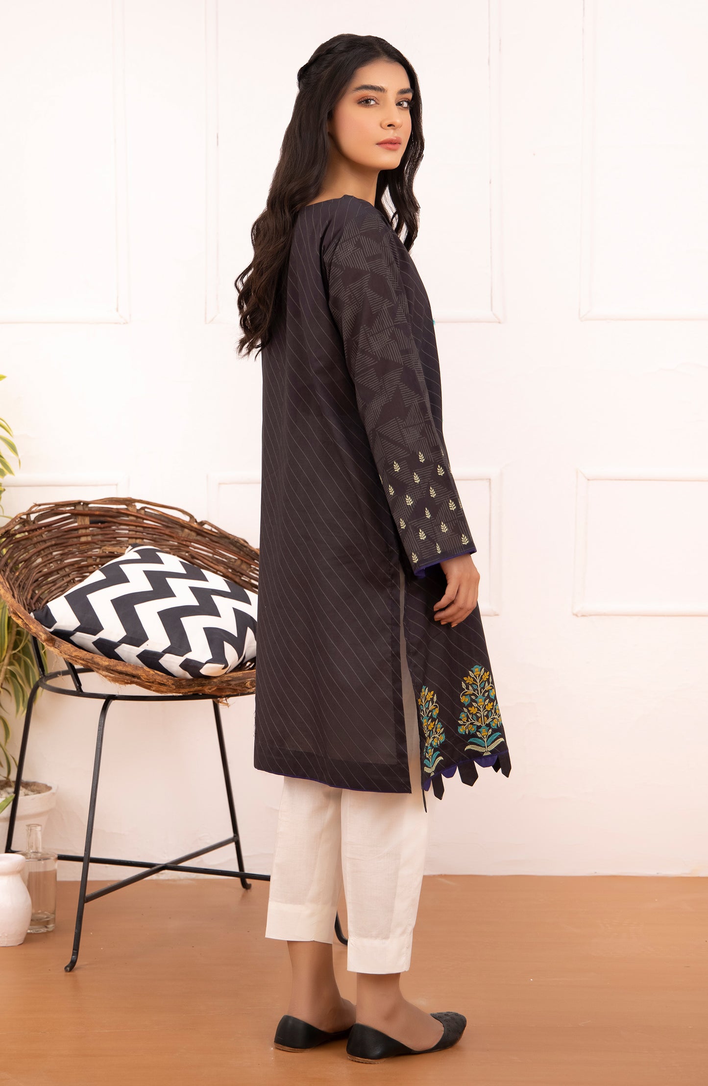 Unstitched 1 Piece Printed Lawn Shirt