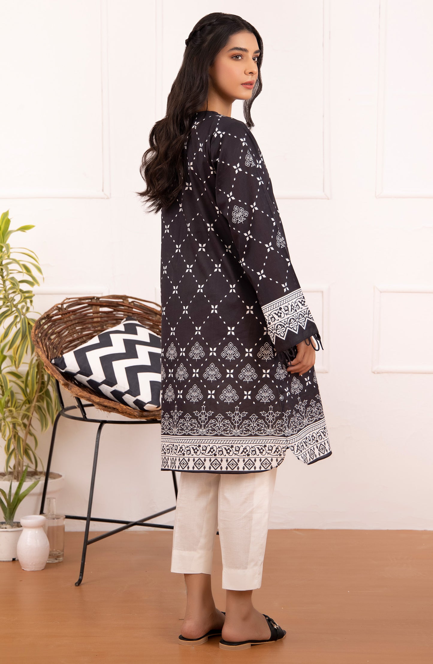 Unstitched 1 Piece Printed Lawn Shirt