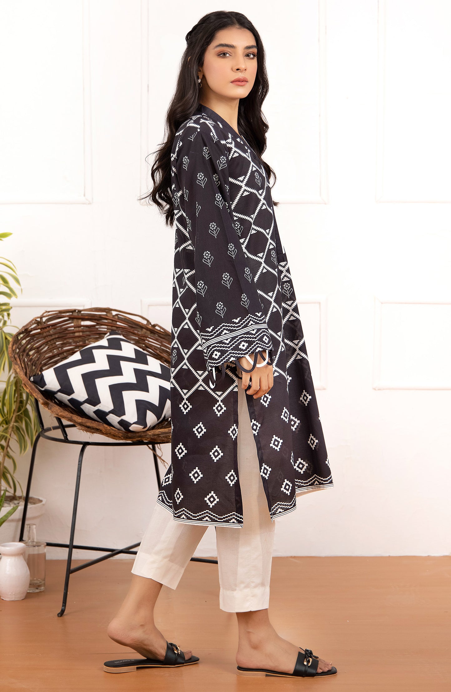Unstitched 1 Piece Printed Lawn Shirt