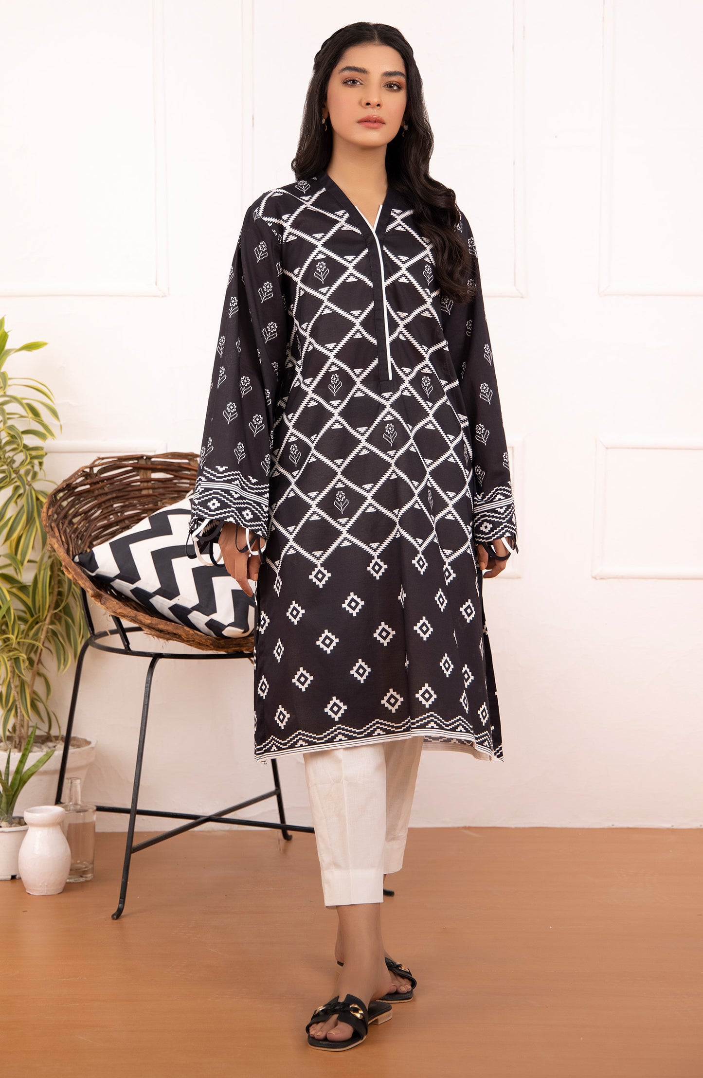 Unstitched 1 Piece Printed Lawn Shirt